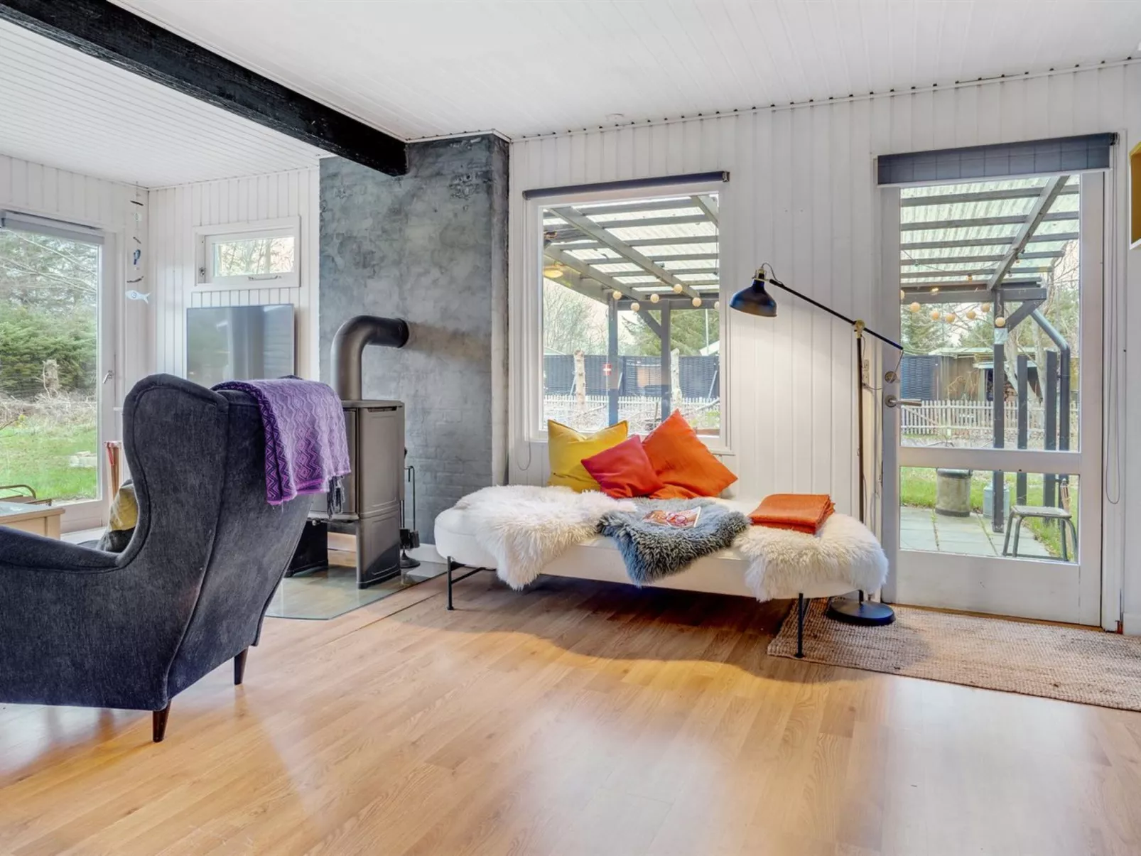 "Sadie" - 1.3km from the sea-Inside