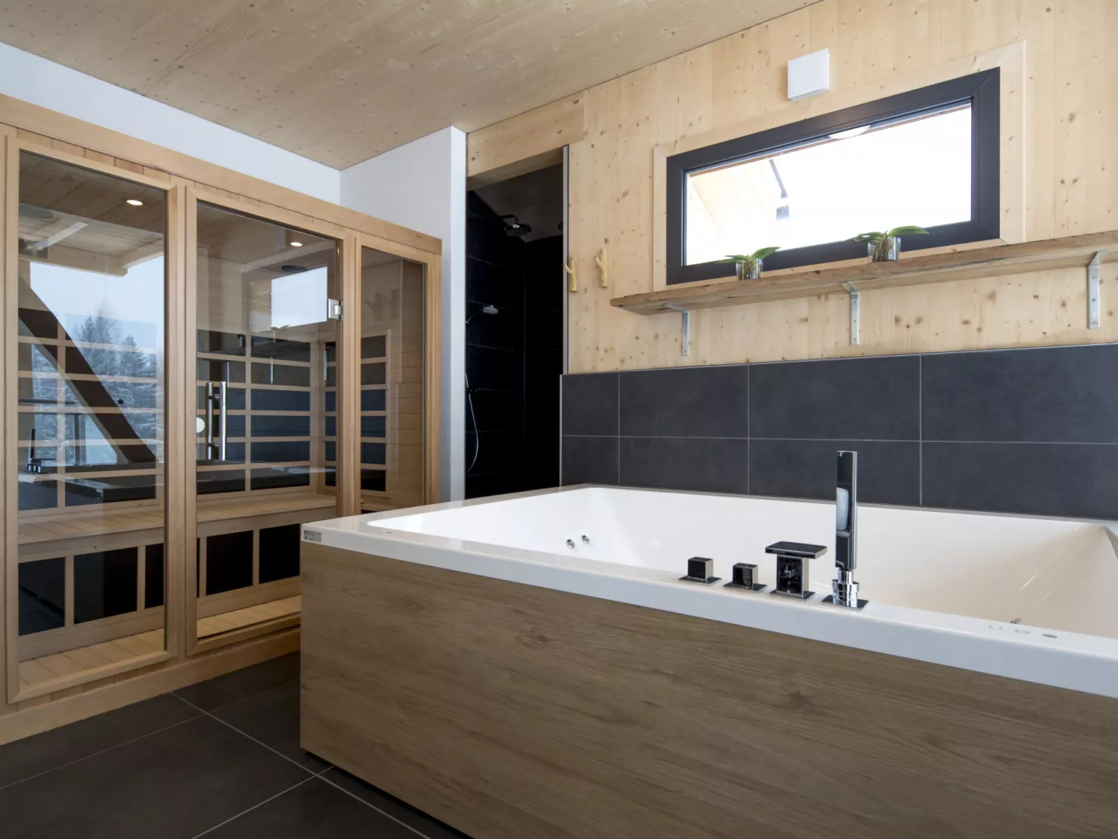 Premium # 01 IR-Sauna&Sprudelpool aussen-Inside