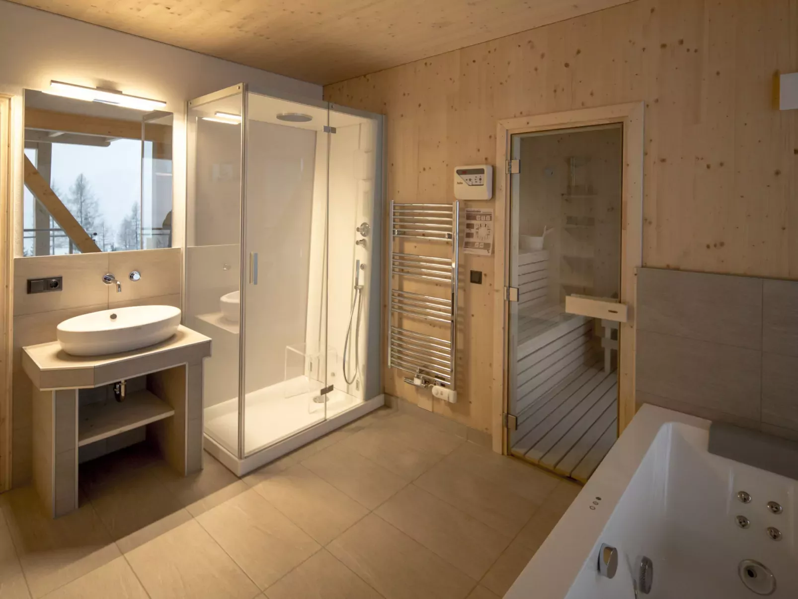 Superior # 02 Sauna&Sprudelwanne innen-Inside