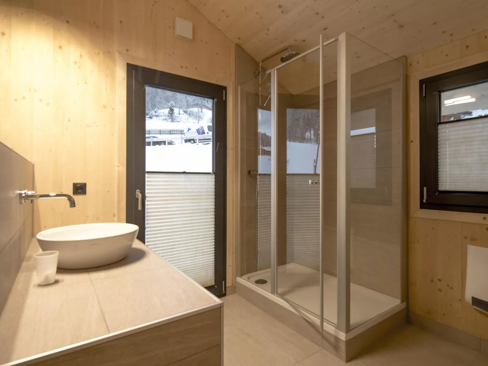 Superior # 02 Sauna&Sprudelwanne innen-Inside
