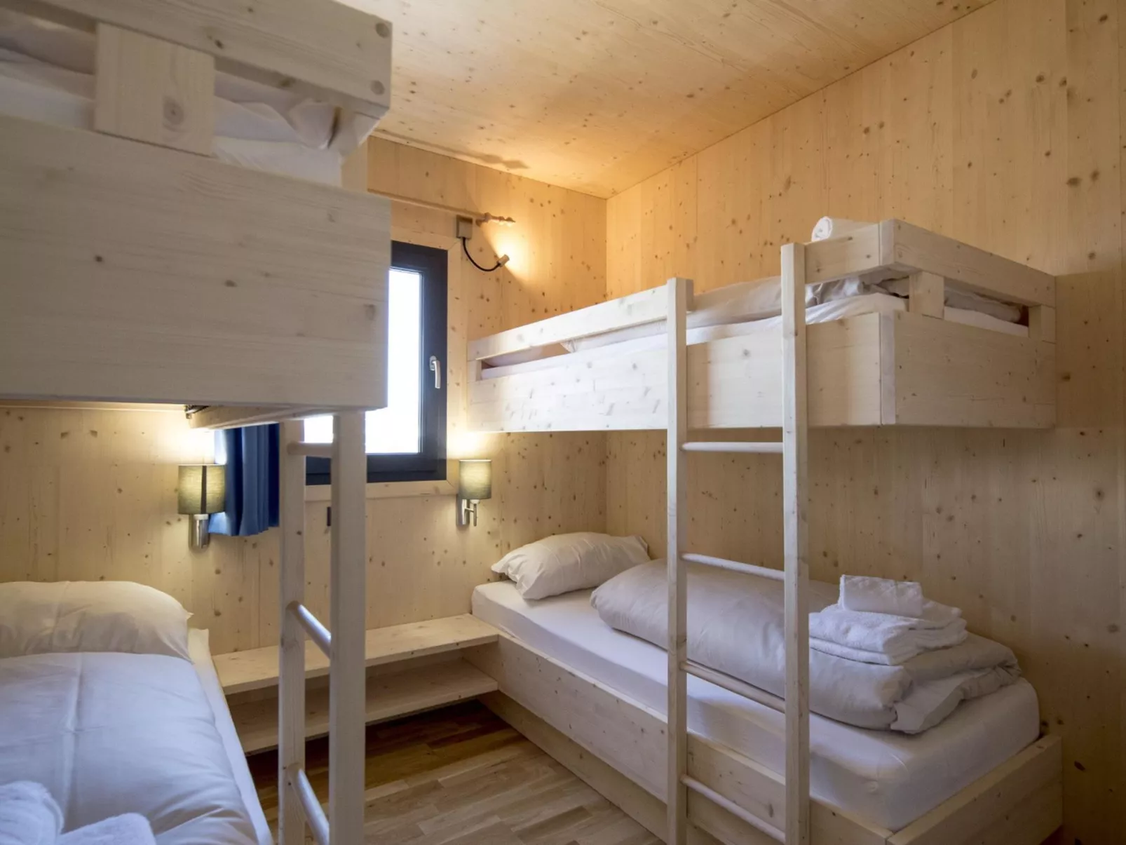 Superior # 02 Sauna&Sprudelwanne innen-Inside
