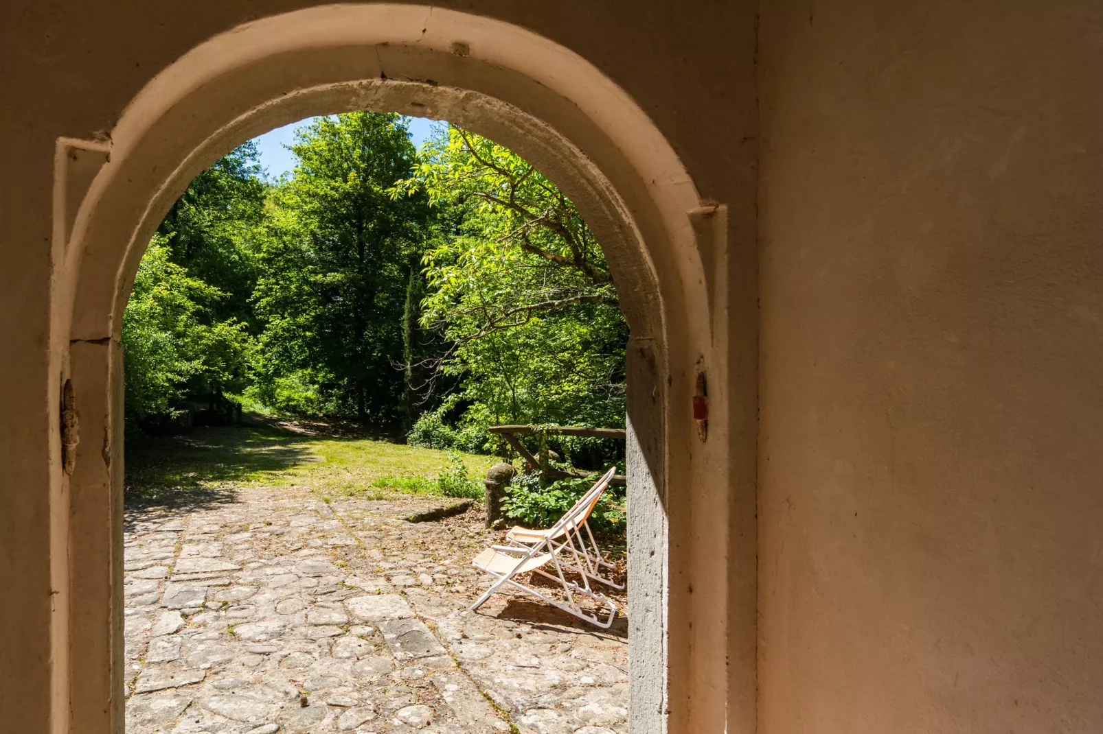 Chiostro-Gardens summer