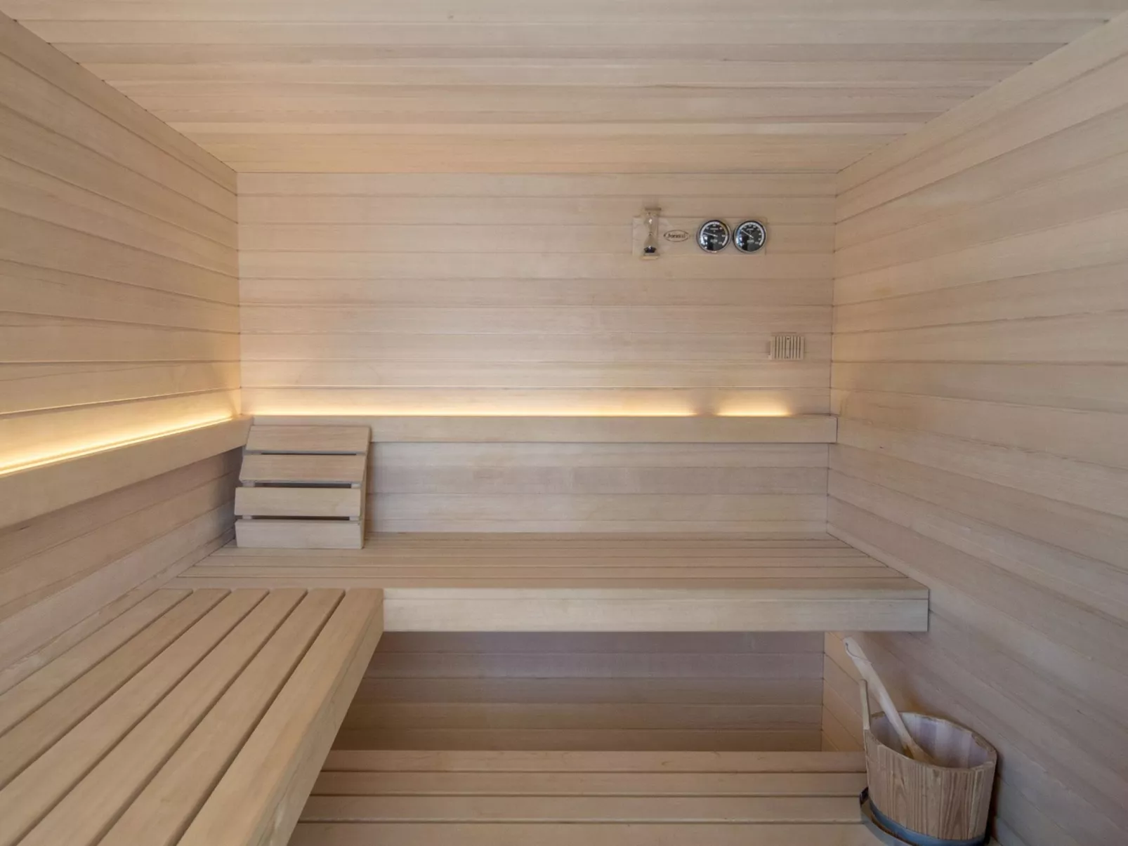 Premium # 09 mit Sauna & Swim Spa-Inside