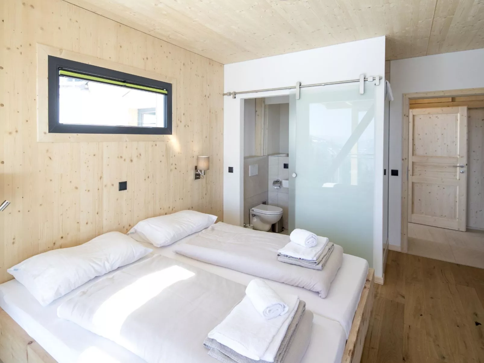 Premium # 09 mit Sauna & Swim Spa-Inside