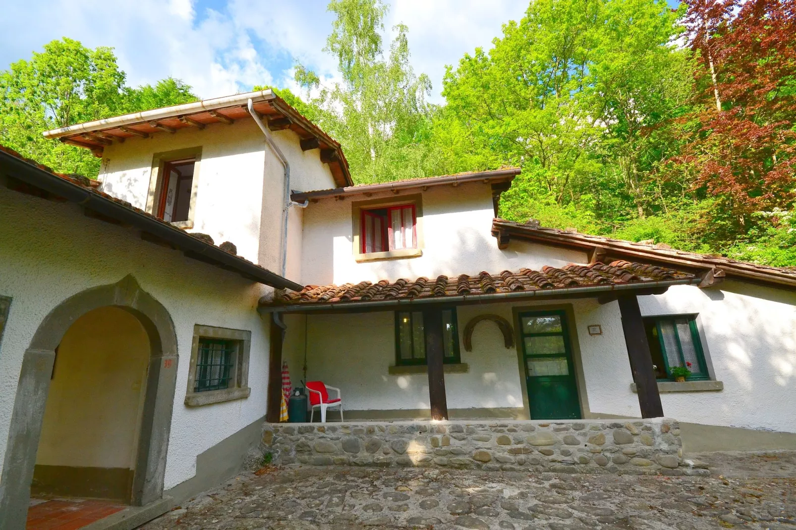 Chiostro-Exterior summer