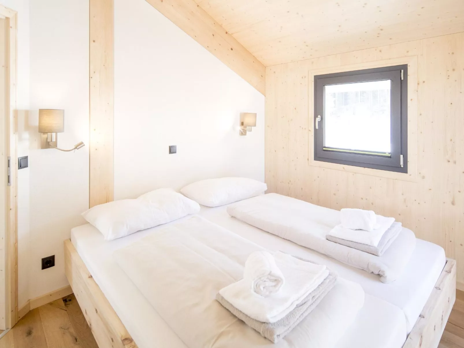 Premium # 09 mit Sauna & Swim Spa-Inside