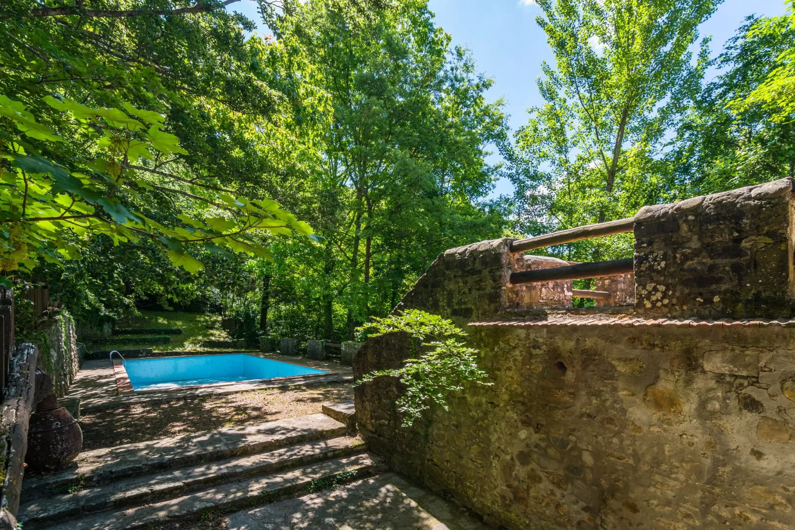 Chiostro-Pool