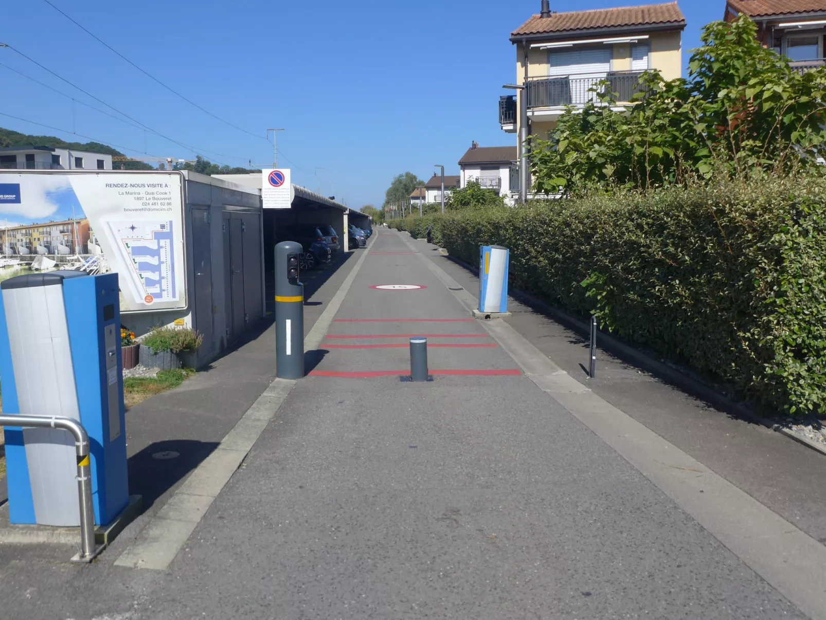 Tasman S16/R-Outside