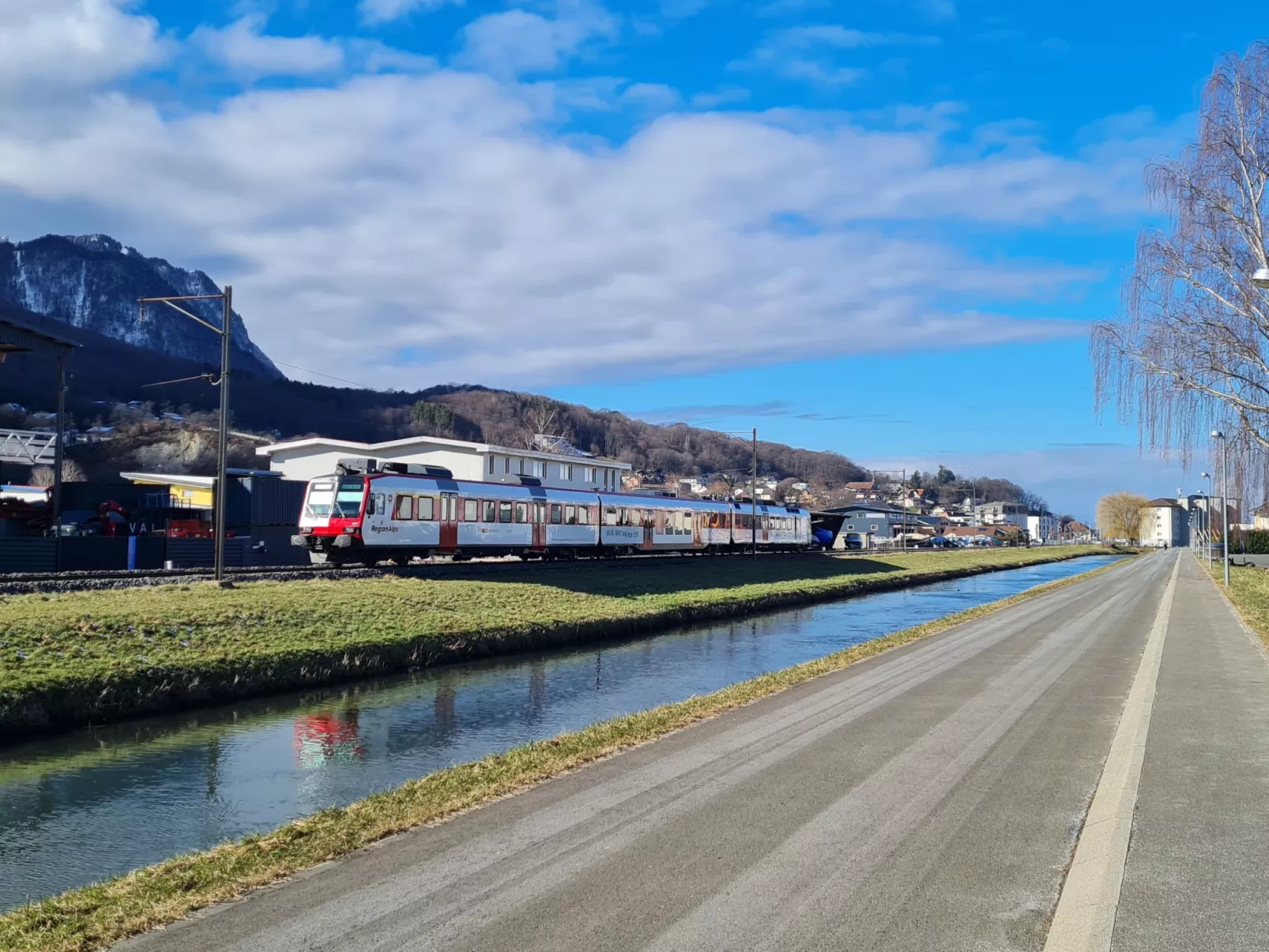 Tasman S16/R-Area