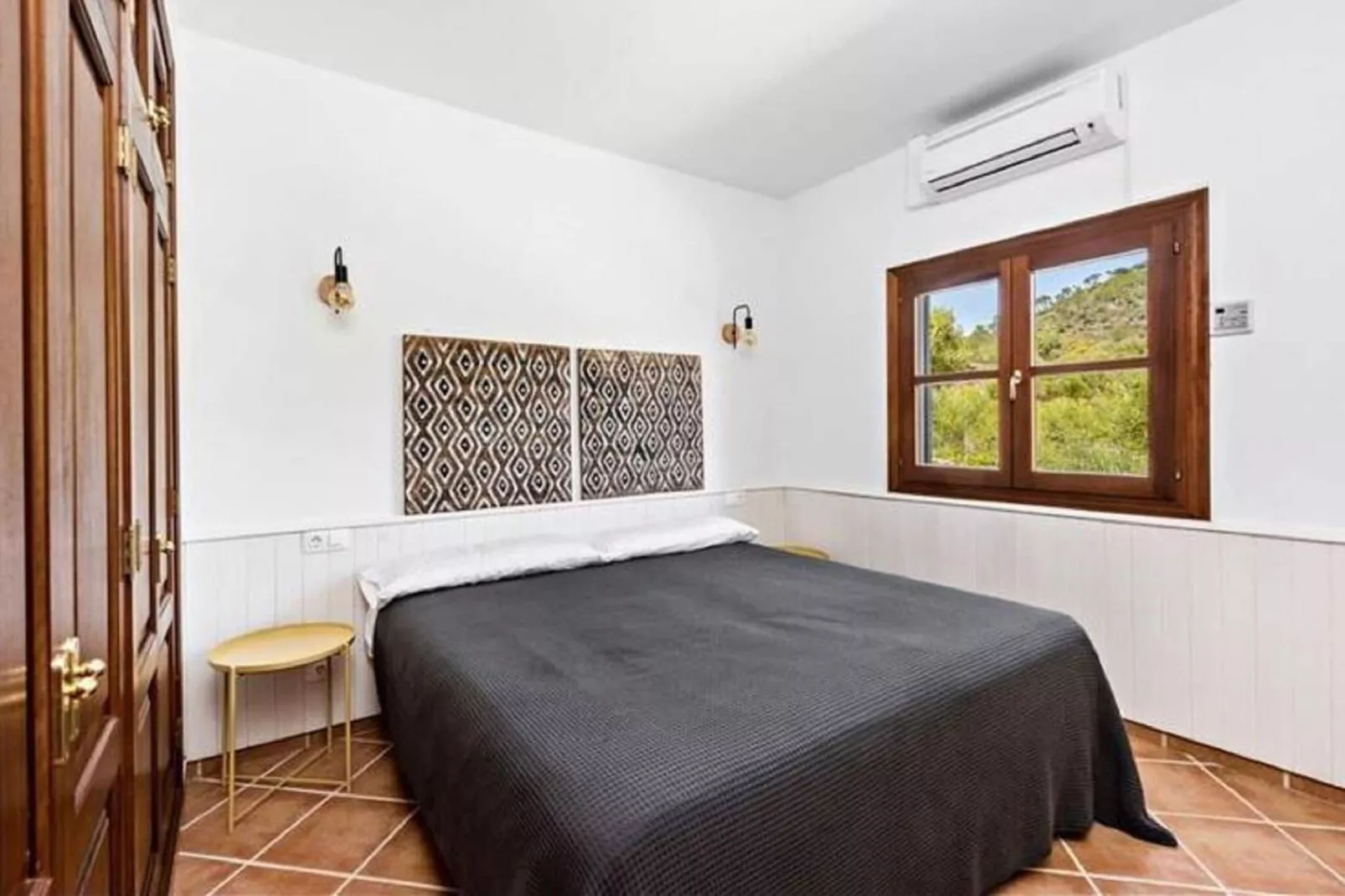 Son Drago-Bedroom