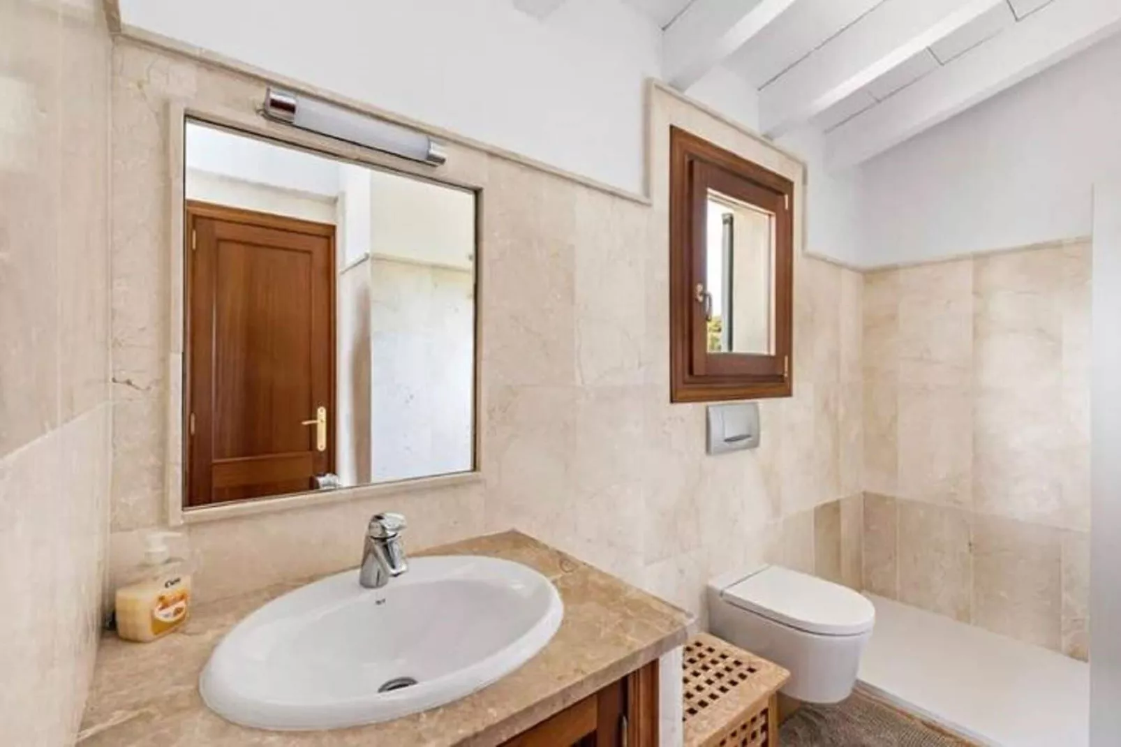 Son Drago-Bathroom