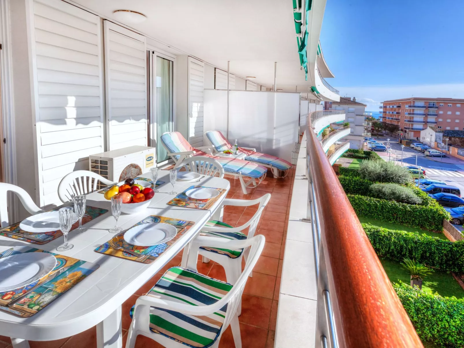 Marina Palace-Outside