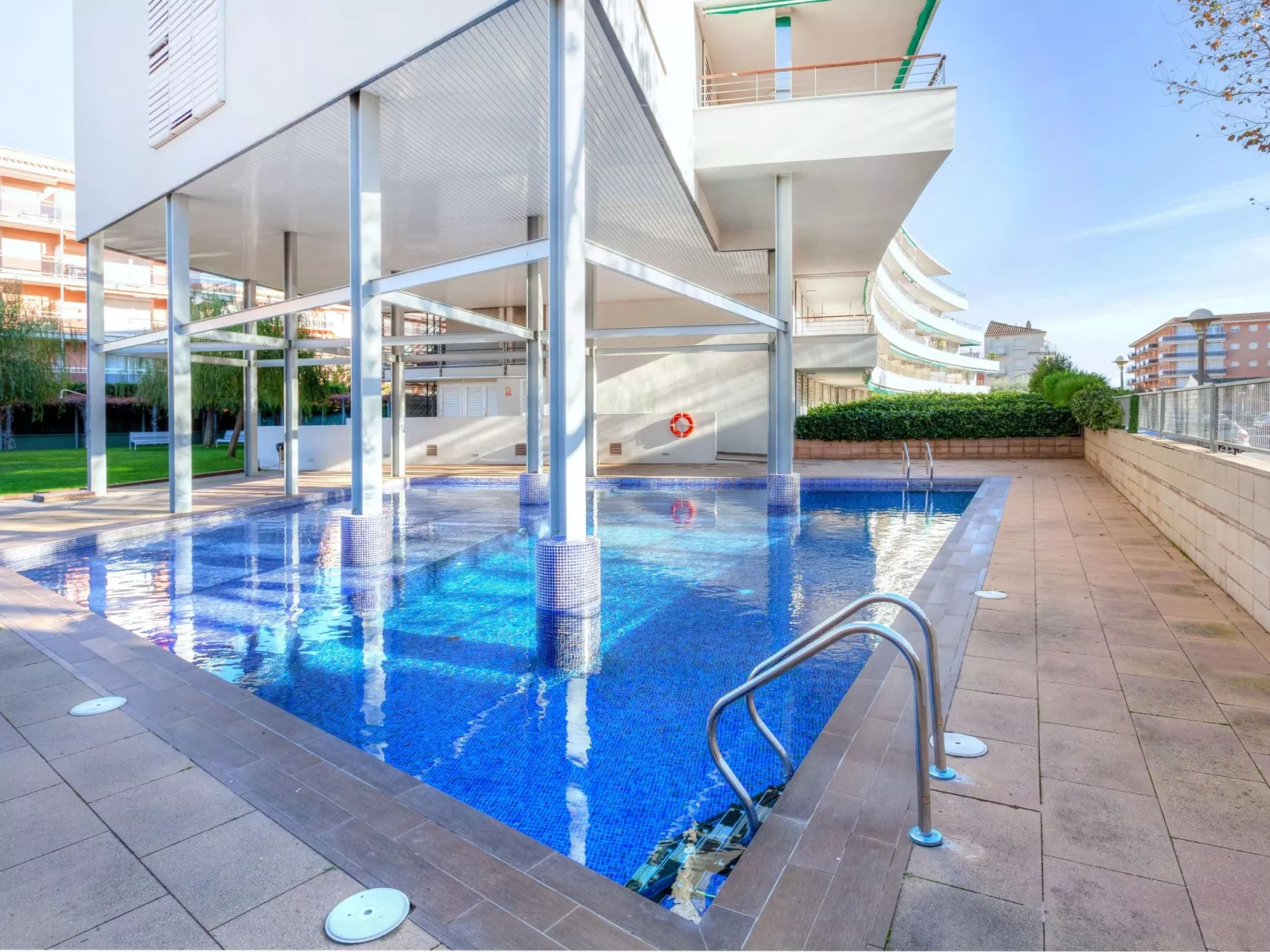Marina Palace-Outside