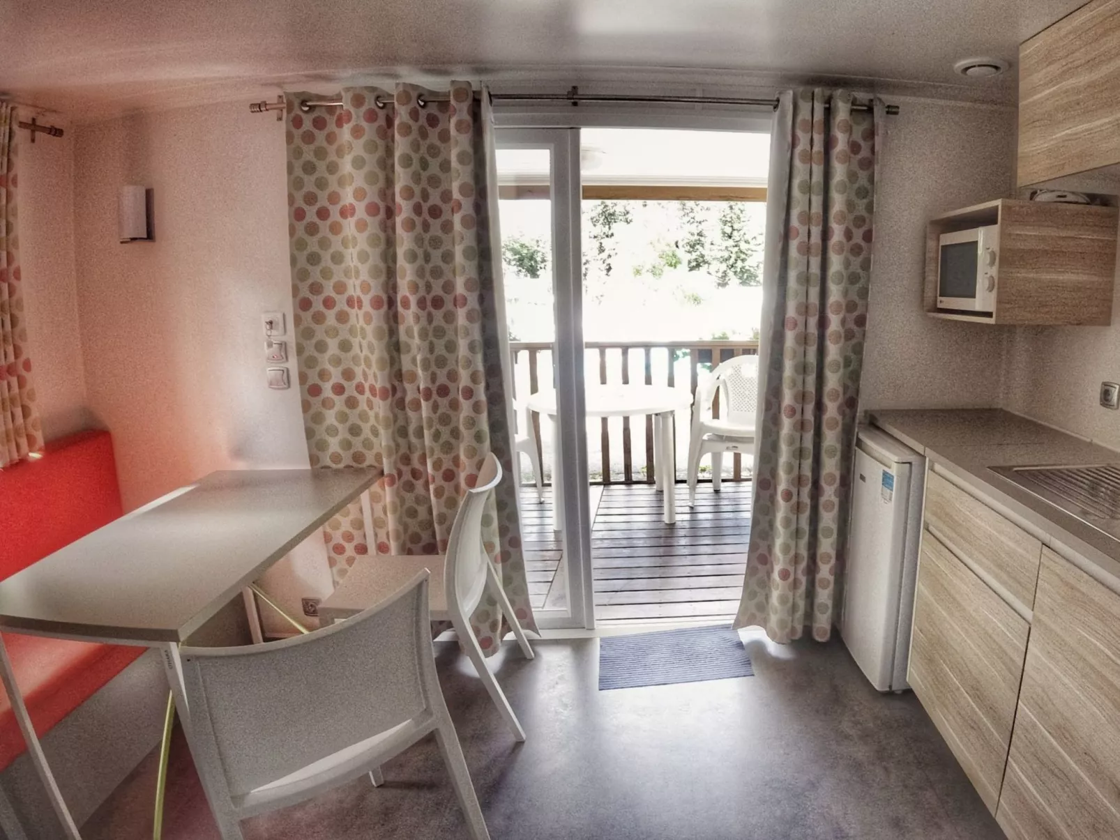 Sunset Terrace-Inside
