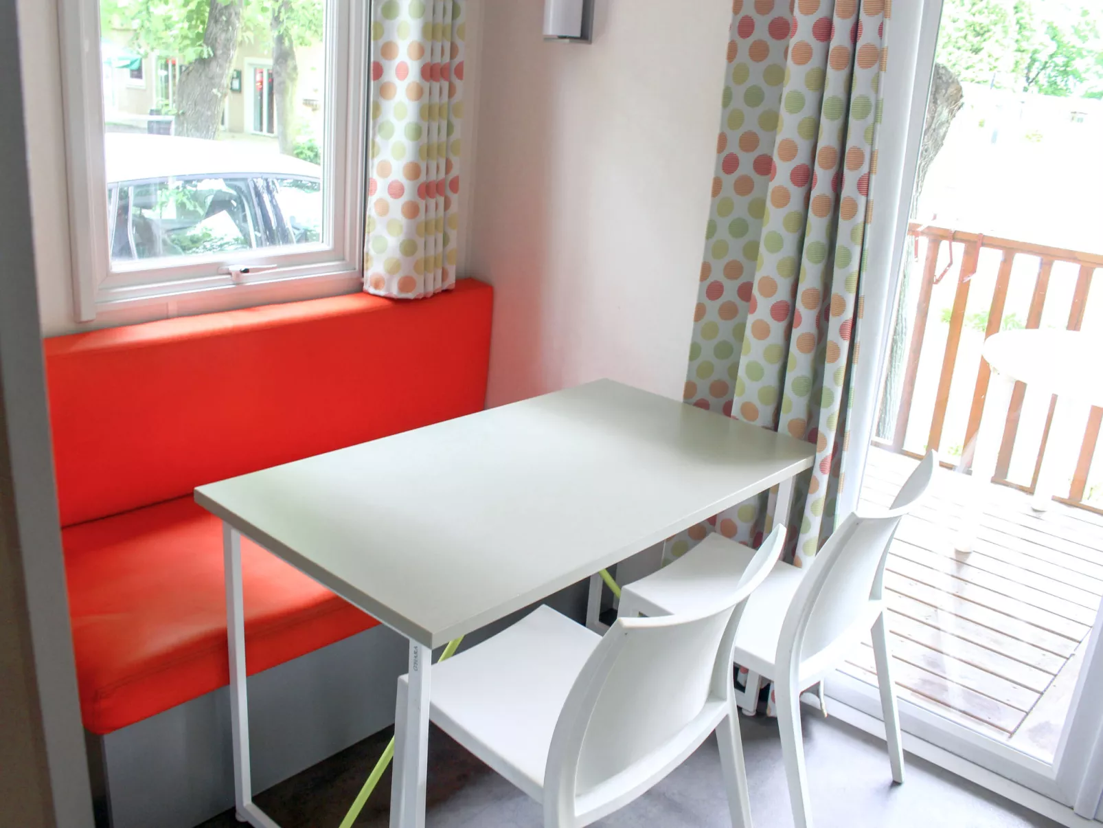 Sunset Terrace-Inside