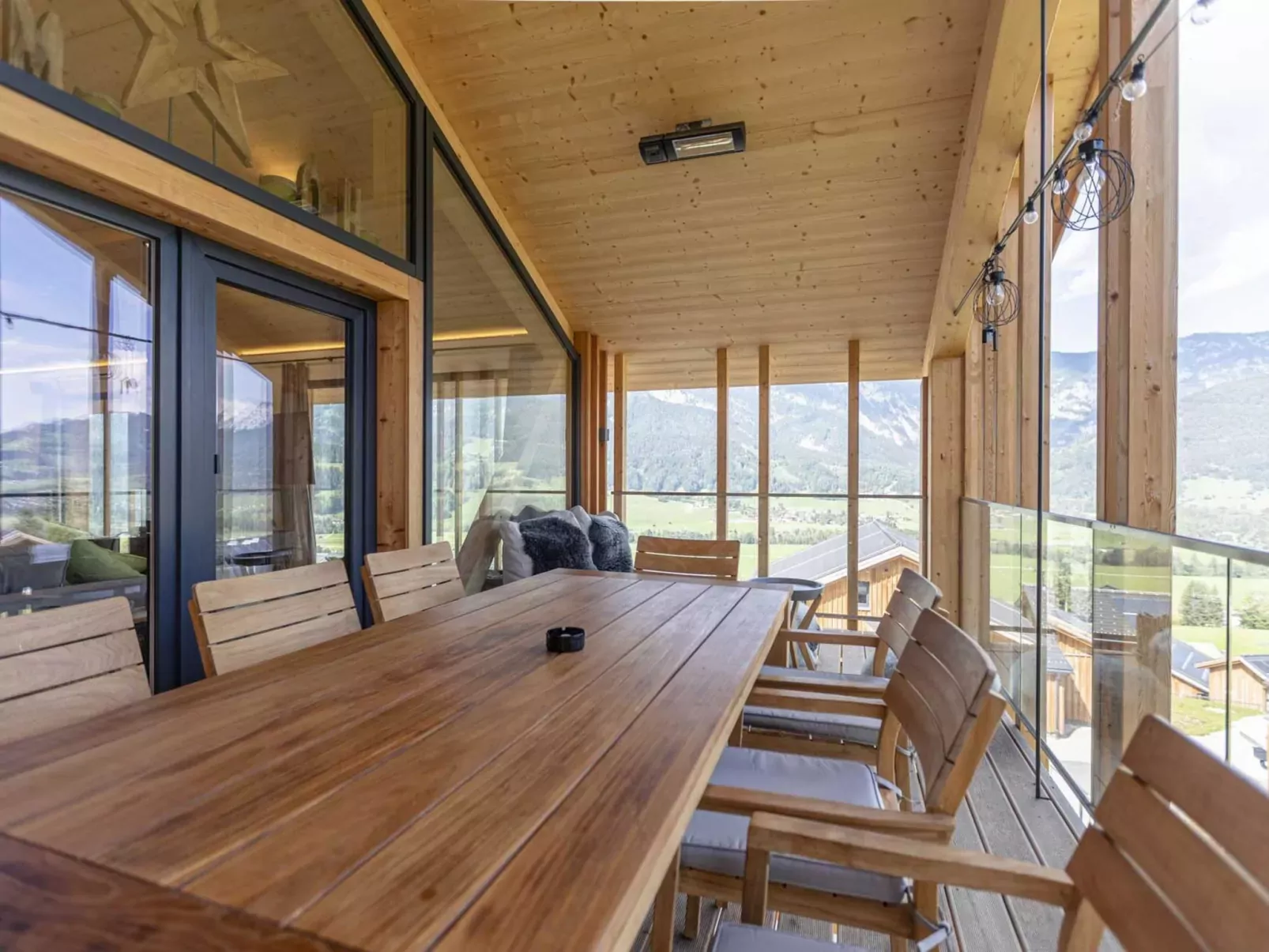 Premium mit 5 Schlafzimmern, Sauna &Pool-Inside