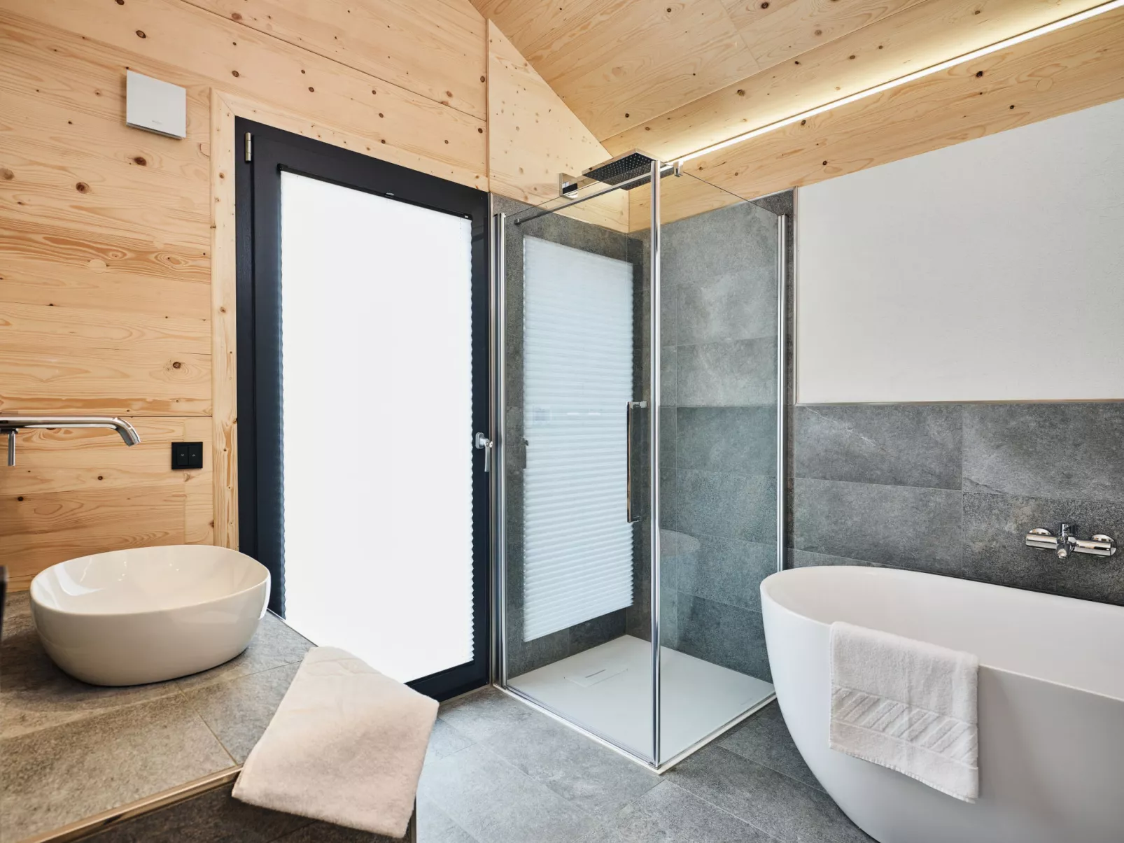Premium mit 5 Schlafzimmern, Sauna &Pool-Inside