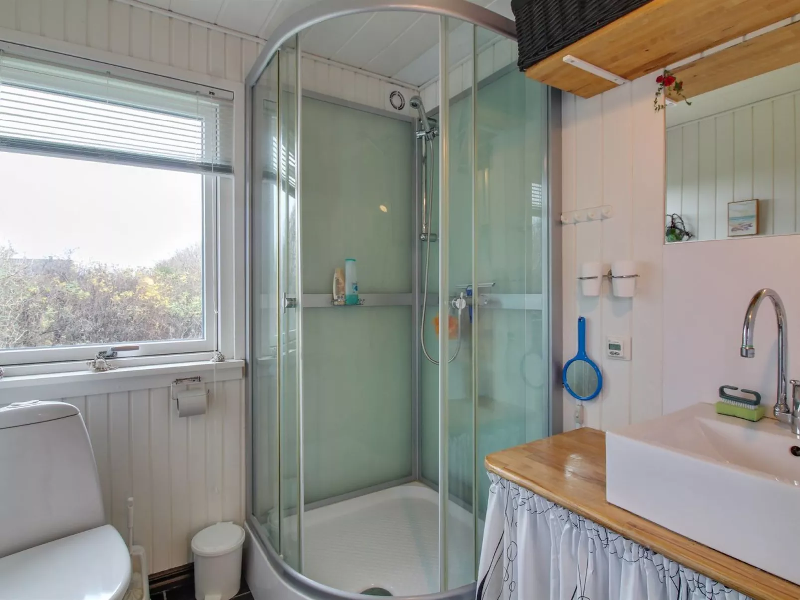 "Edvin" - 400m from the sea-Inside