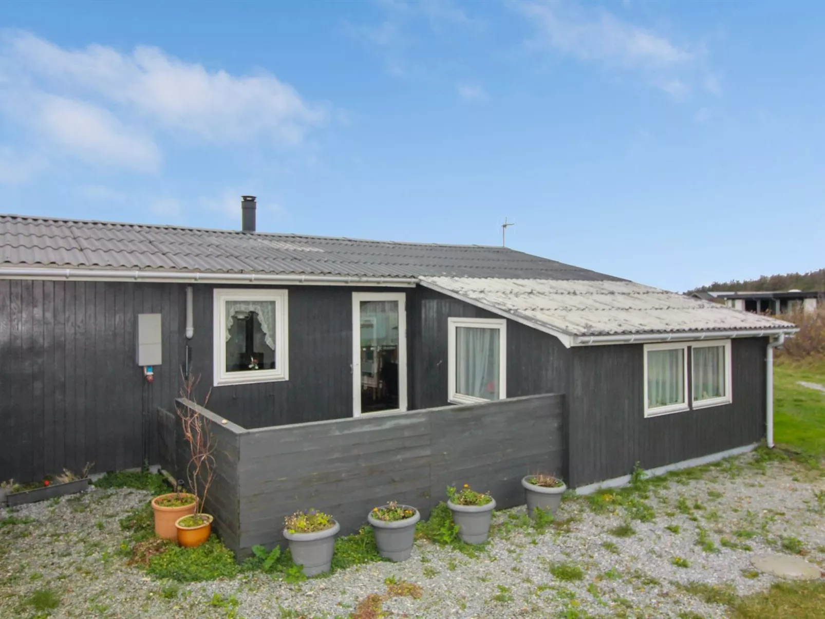 "Edvin" - 400m from the sea-Outside