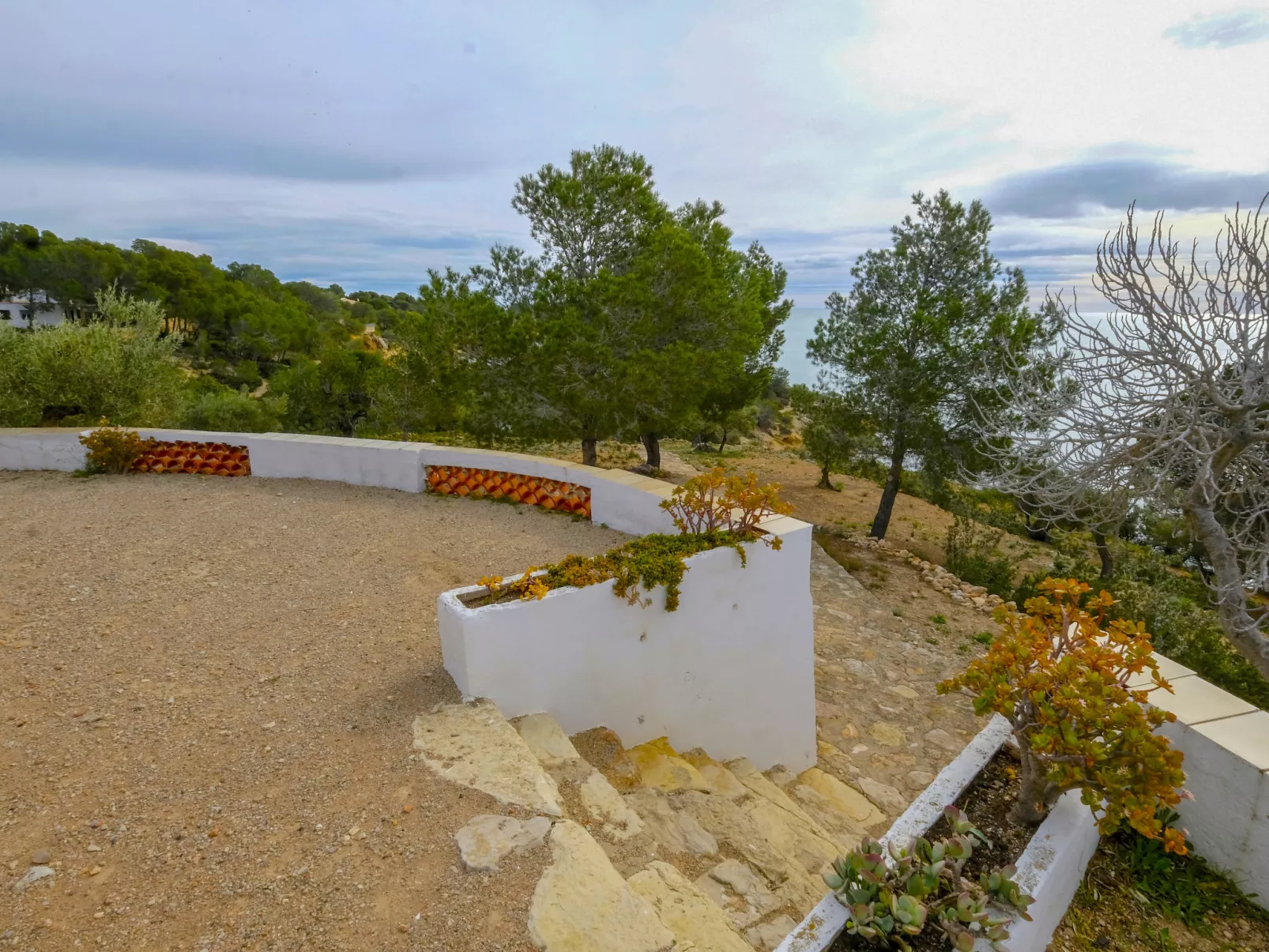 Mas del Guixe-Outside
