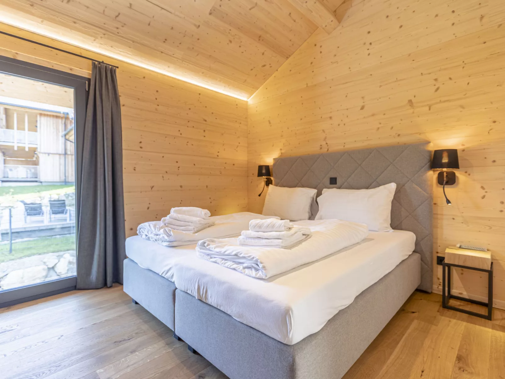 Premium mit 4 Schlafzimmern,Sauna&Pool