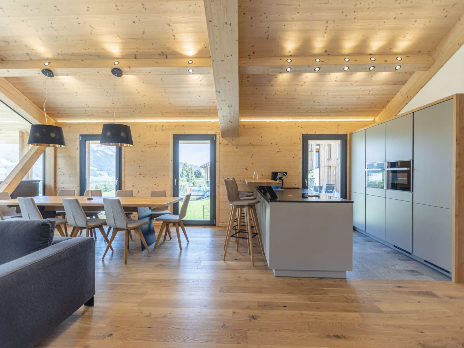 Premium mit 4 Schlafzimmern,Sauna&Pool-Inside