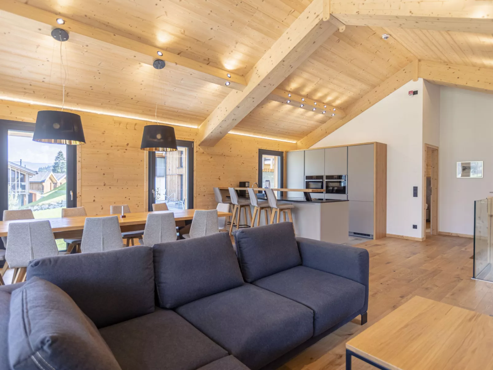 Premium mit 4 Schlafzimmern,Sauna&Pool-Inside