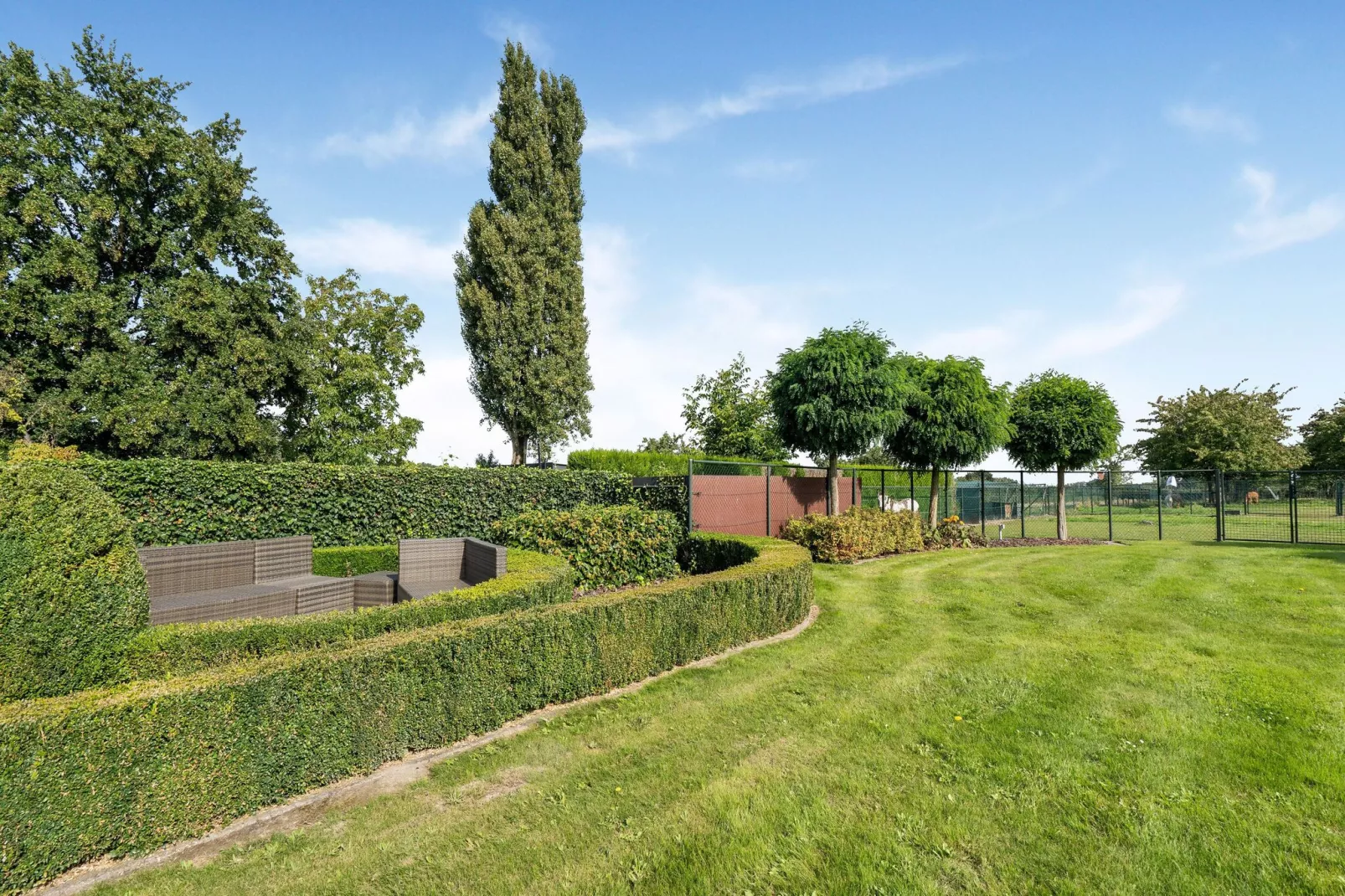 Hoeve Heiligenbron-Gardens summer