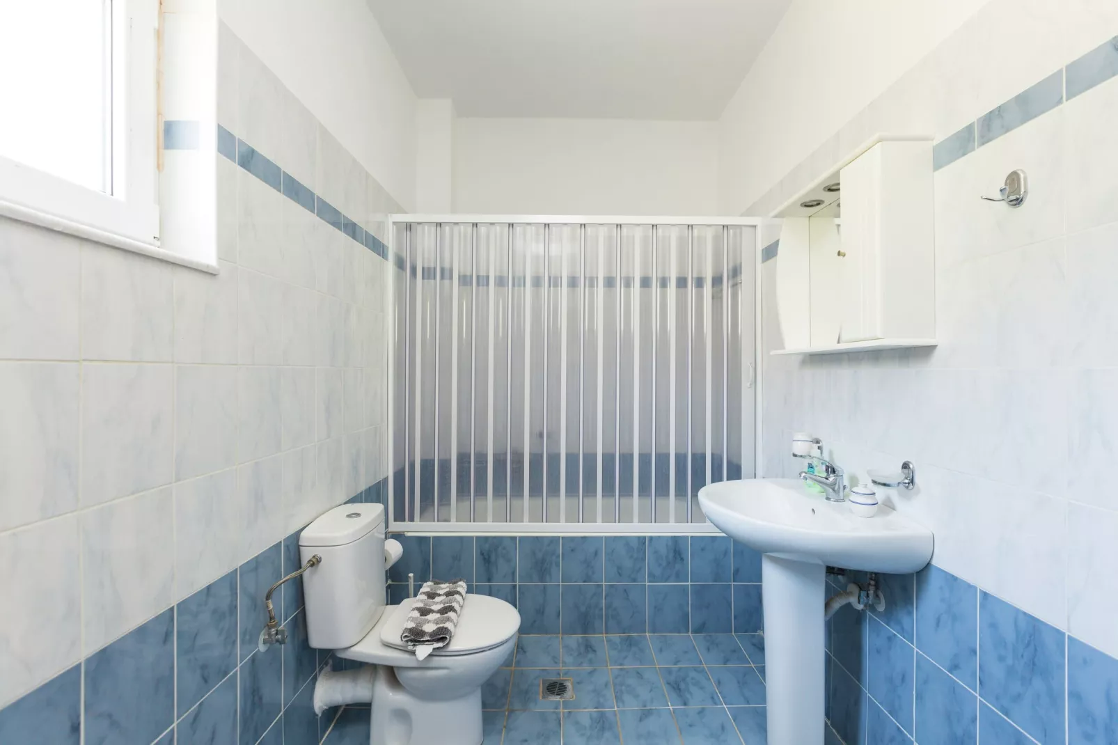 Villa Kostis-Bathroom
