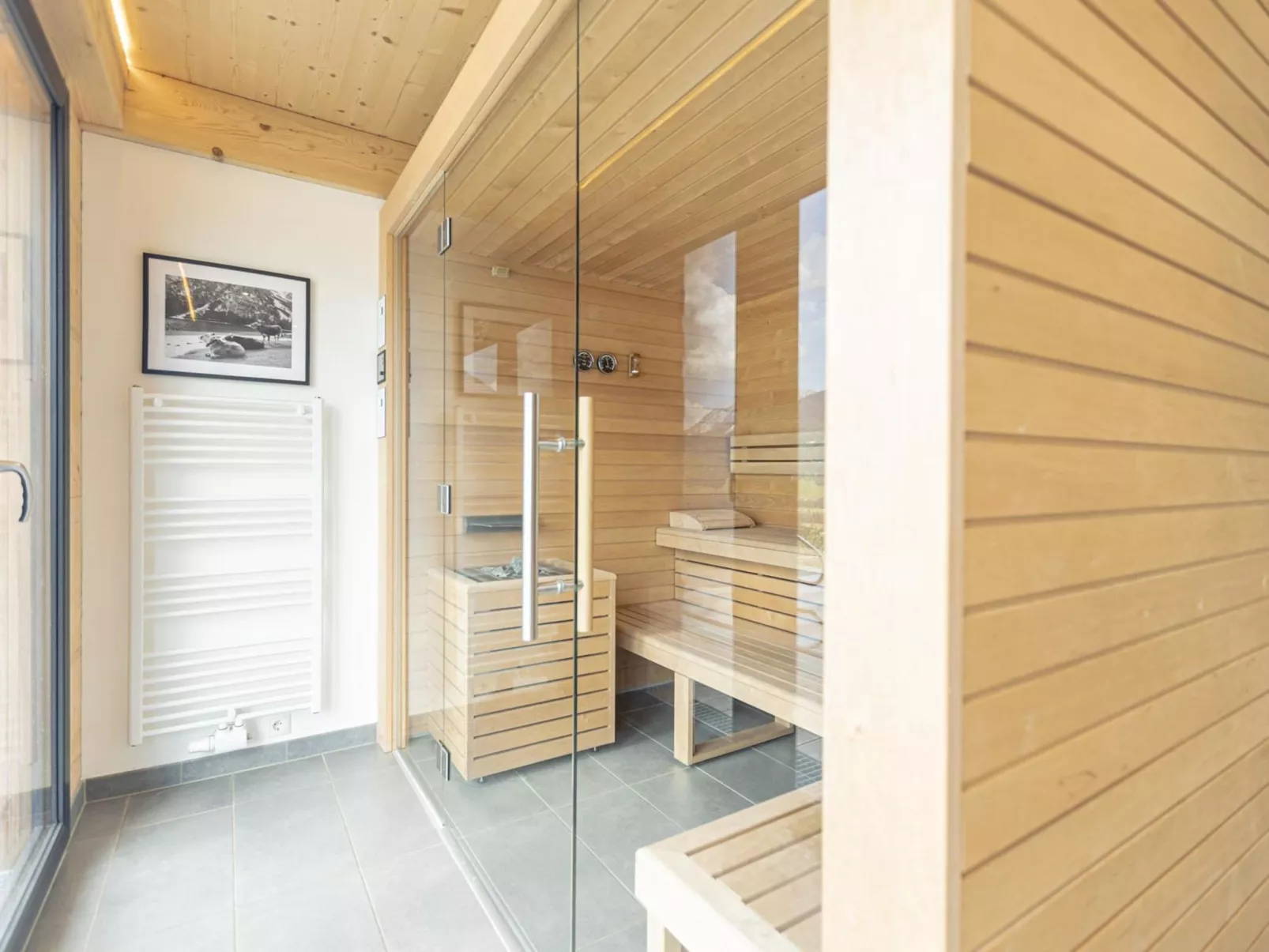 Premium mit 5 Schlafzimmern, Sauna &Pool-Drinnen