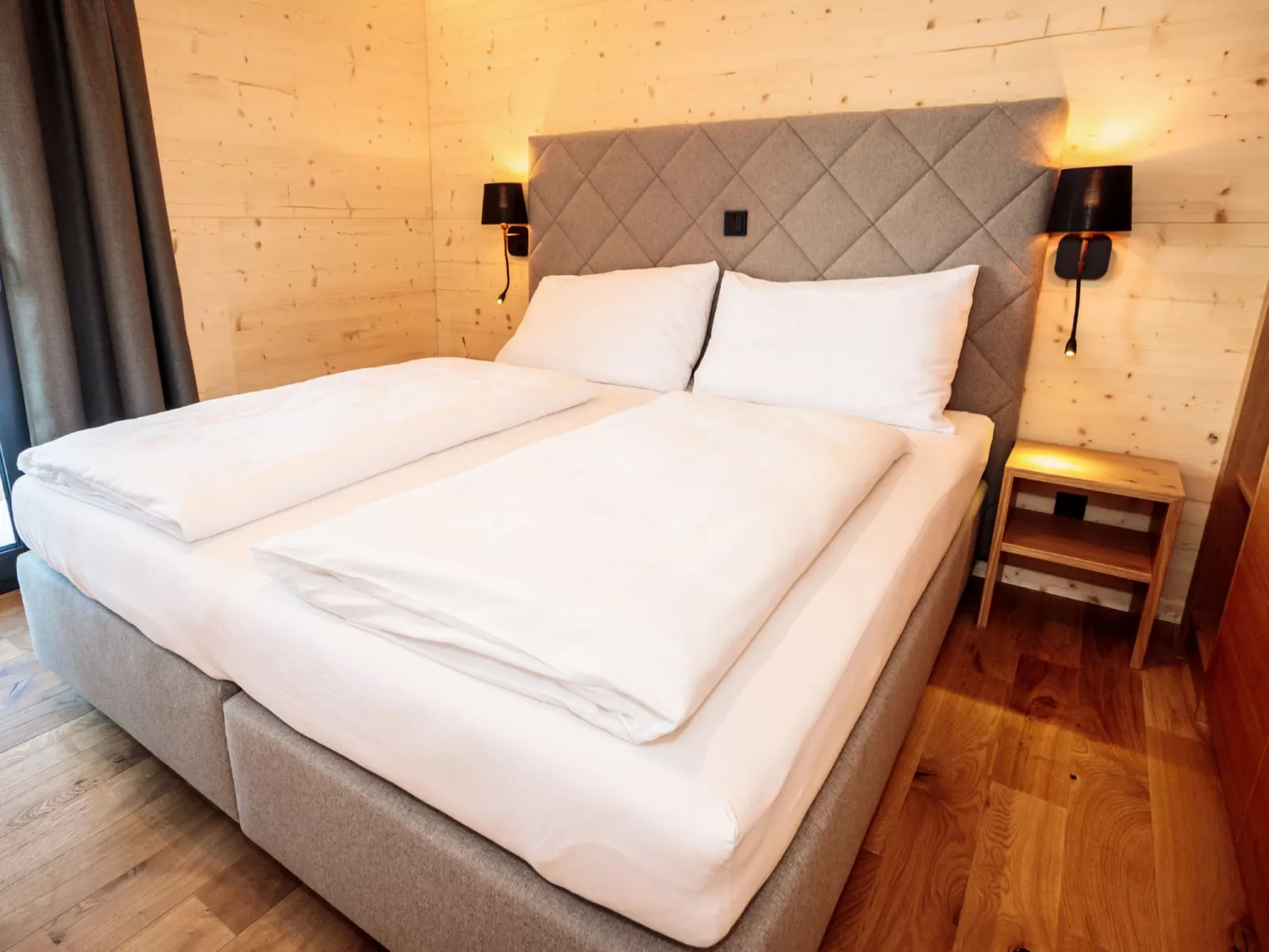 Premium mit 5 Schlafzimmern, Sauna &Pool-Drinnen
