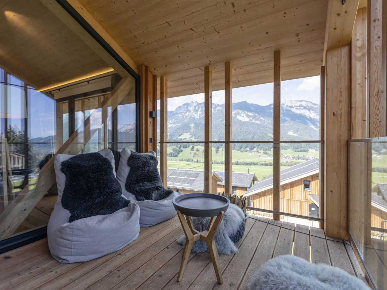 Premium mit 5 Schlafzimmern, Sauna &Pool-Drinnen