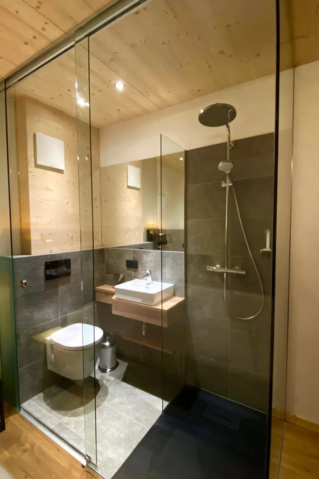 Premium mit Sauna & Außenbadewanne-Inside