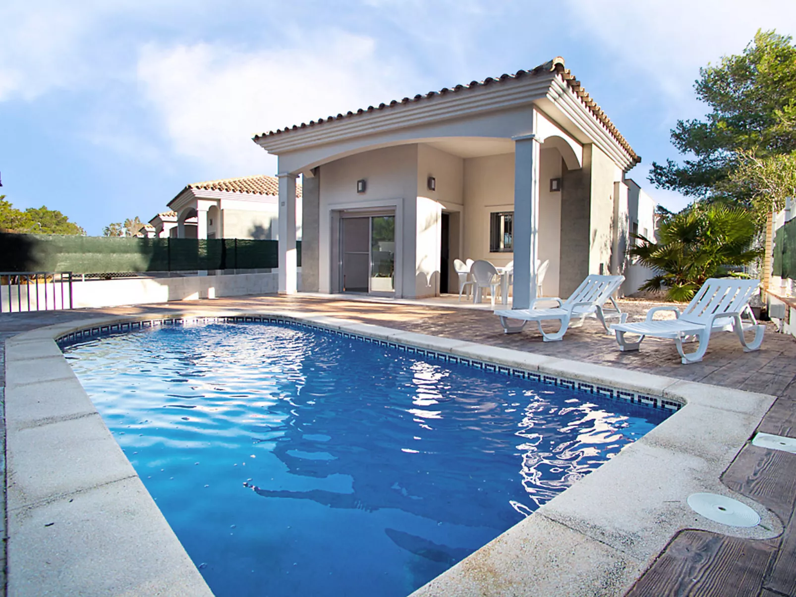 Gaviota 3-Outside