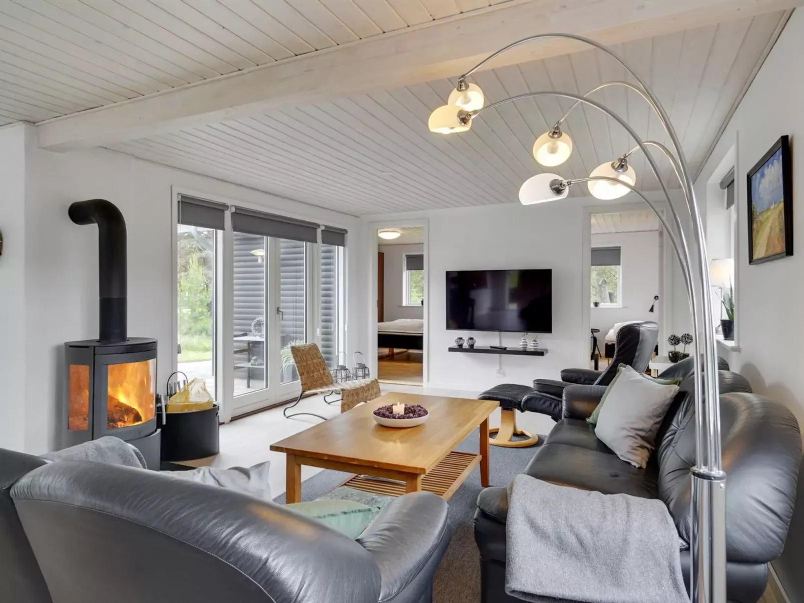"Bjarka" - 2.9km from the sea-Inside