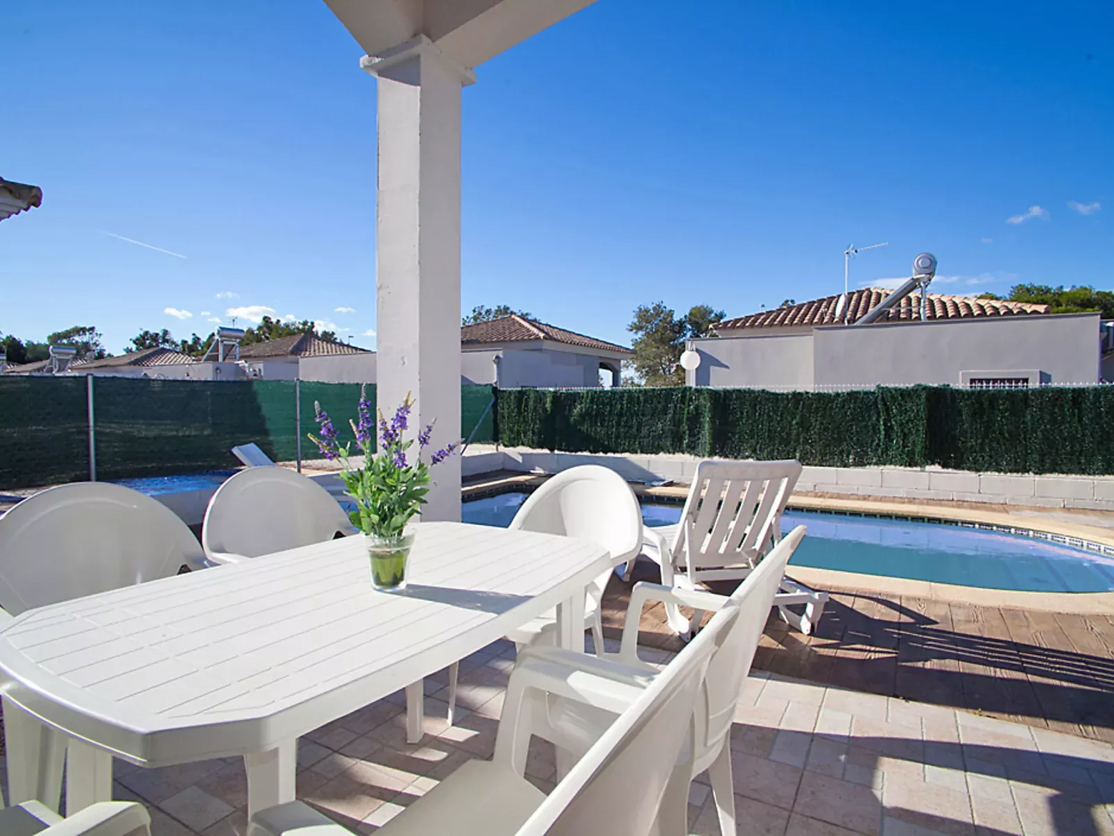 Gaviota 3-Outside