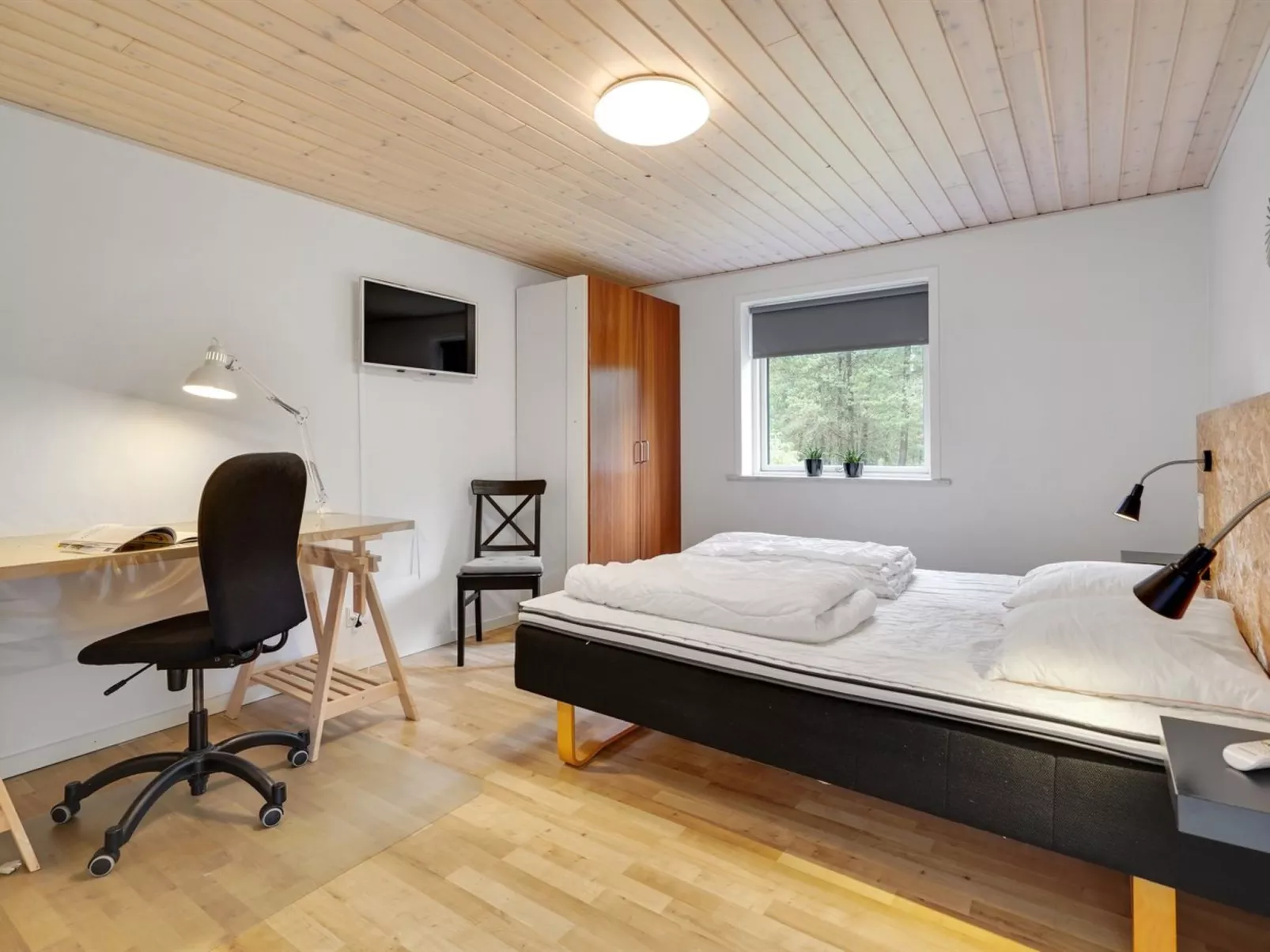 "Bjarka" - 2.9km from the sea-Inside