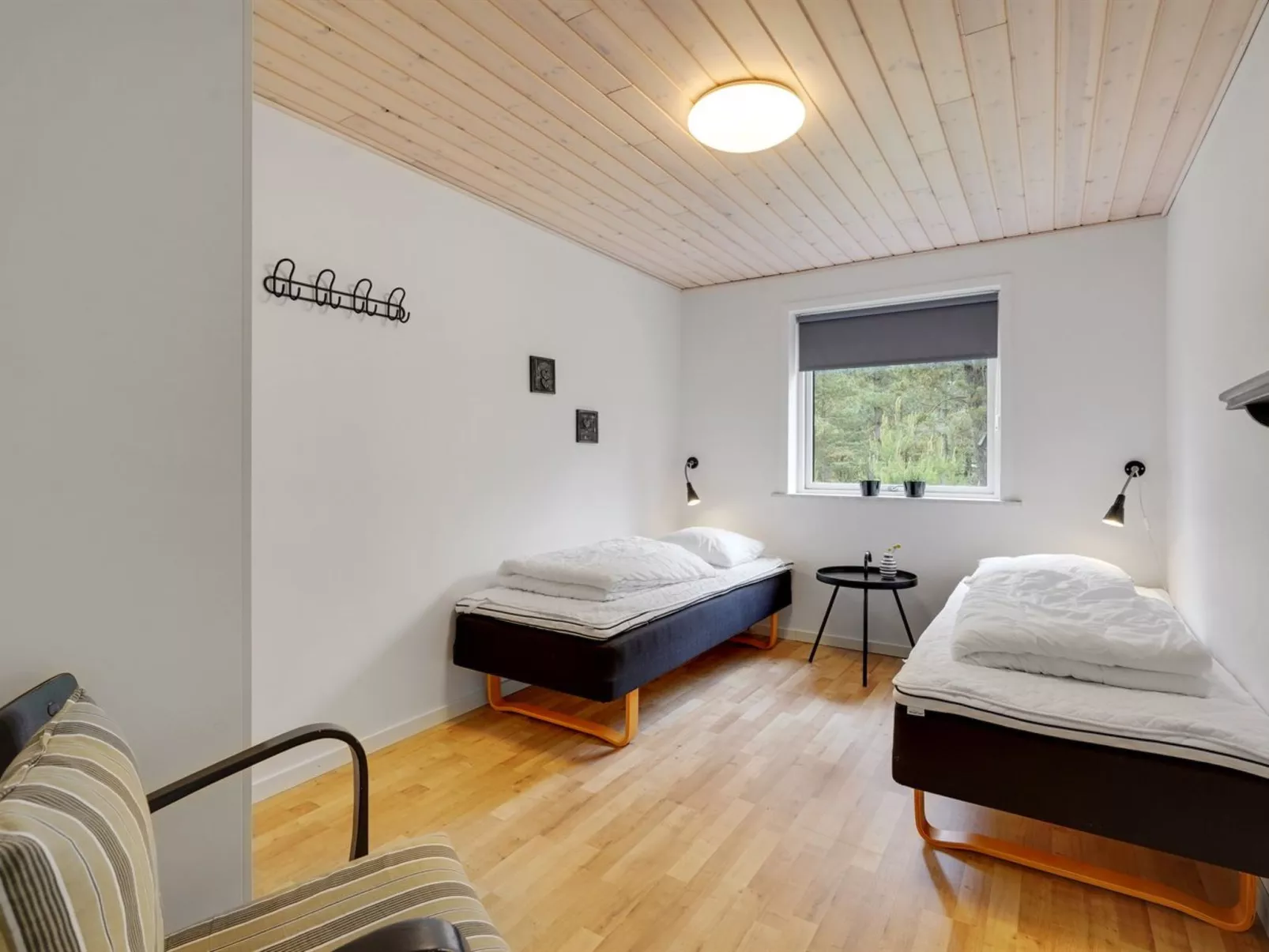 "Bjarka" - 2.9km from the sea-Inside