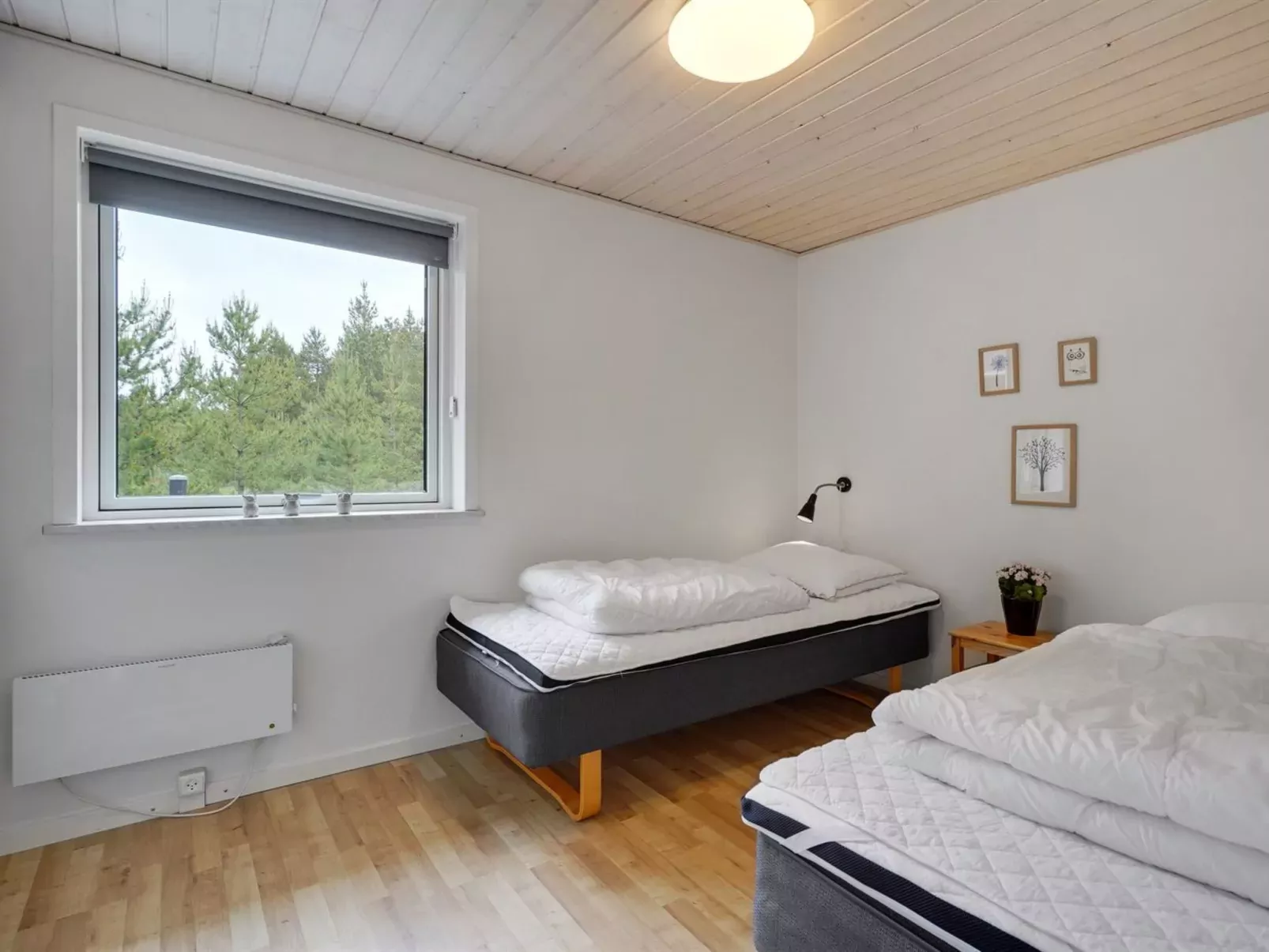 "Bjarka" - 2.9km from the sea-Inside