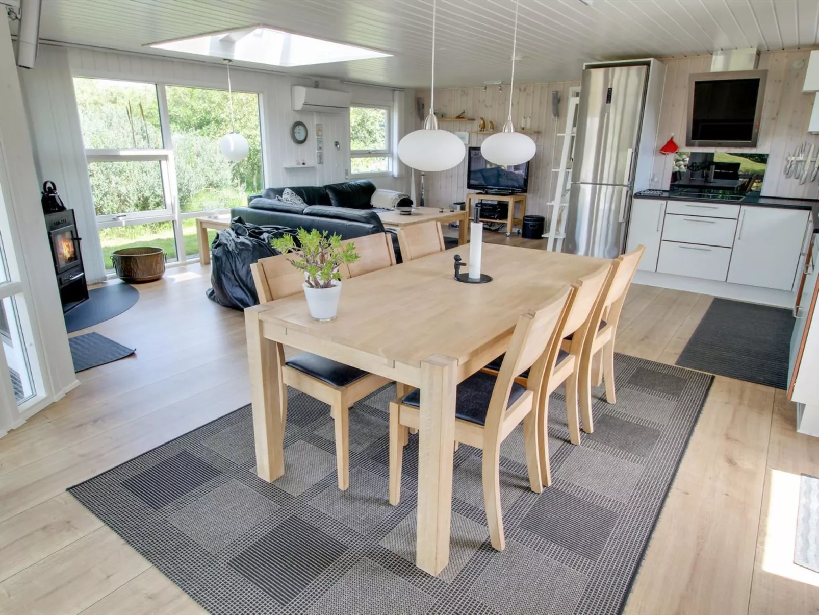 "Aatos" - 500m from the sea-Inside