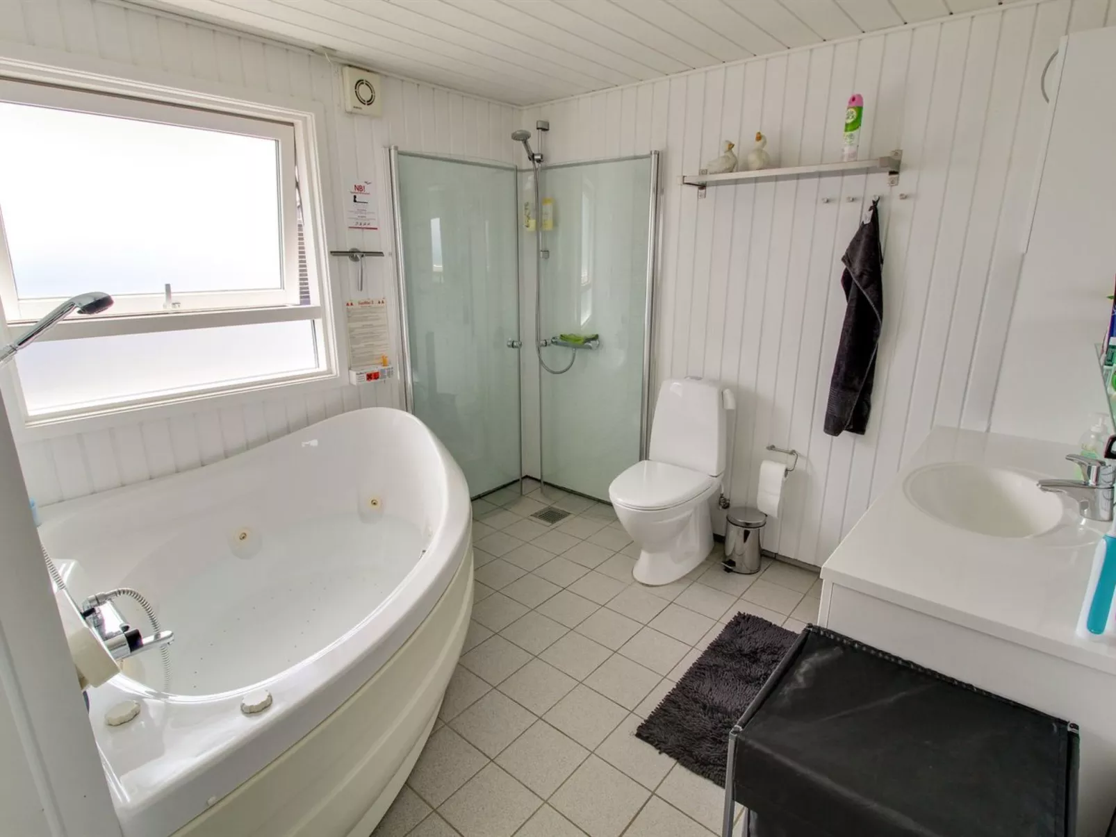 "Aatos" - 500m from the sea-Inside