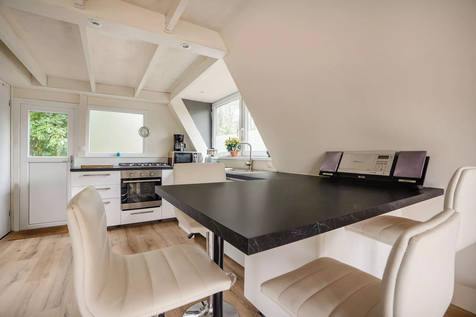 Soor & Long-Dining room