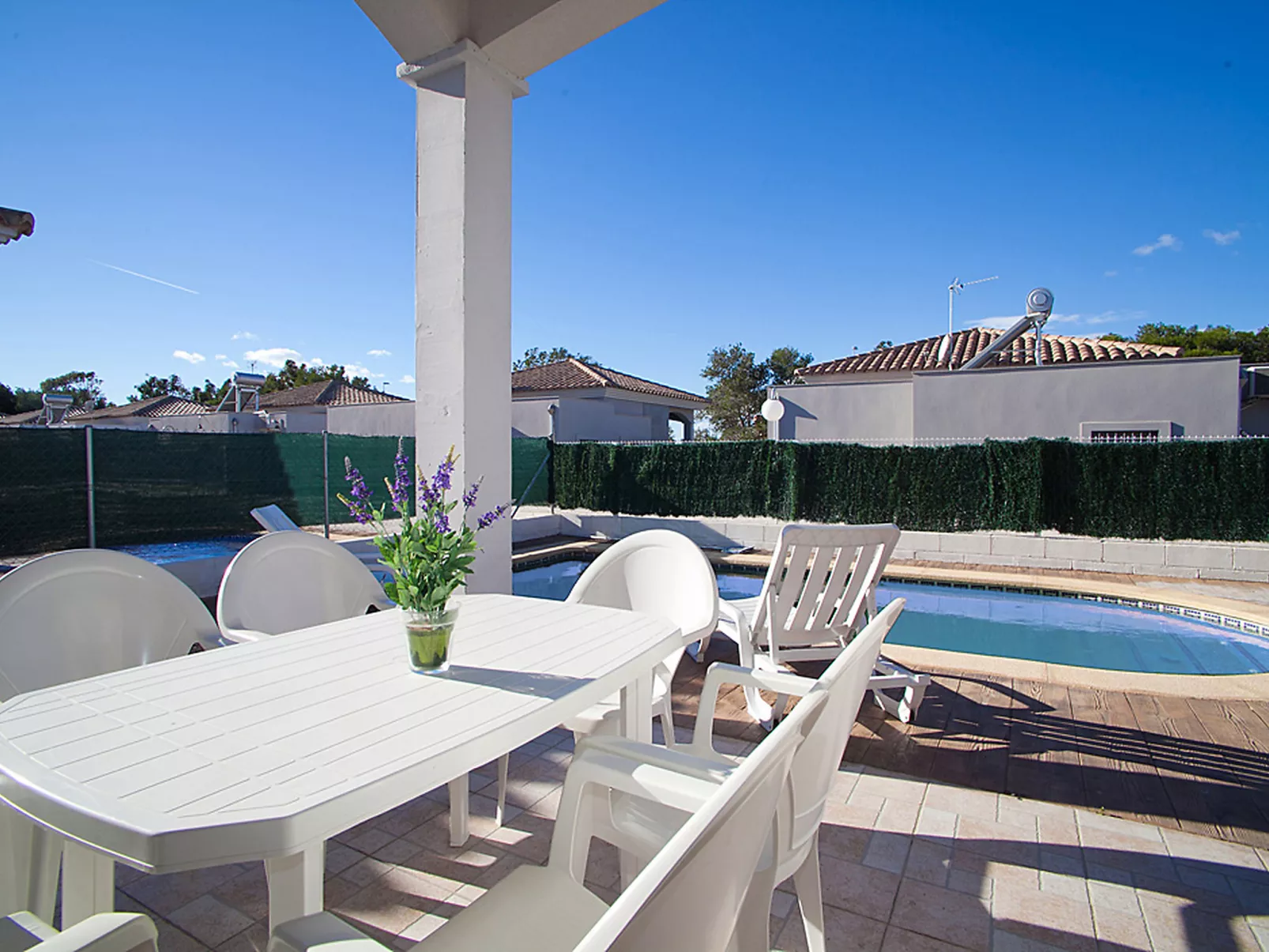 Gaviota 16-Outside