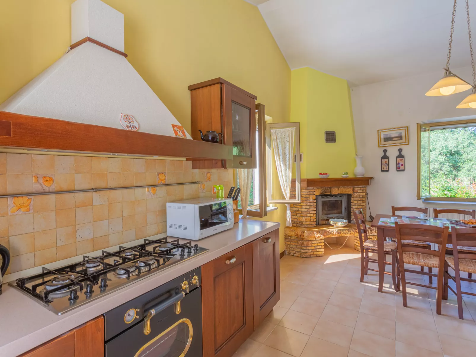 Le Querce (PIT550)-Dedans