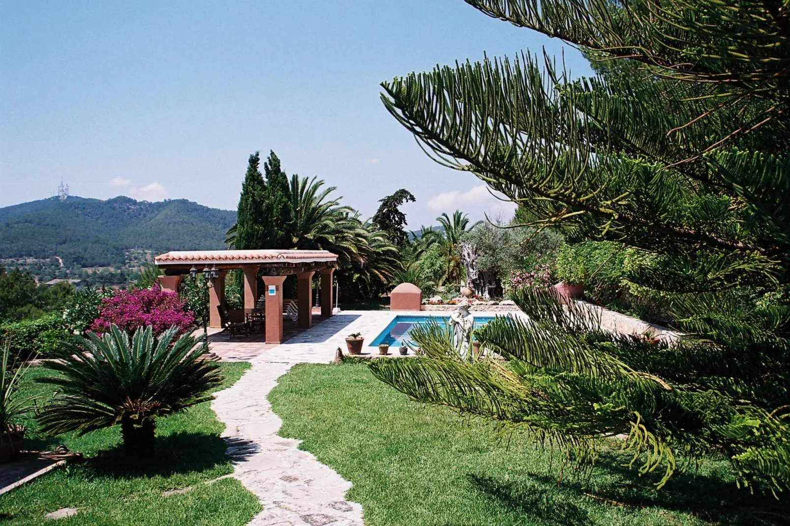 Can Vich I-Gardens summer