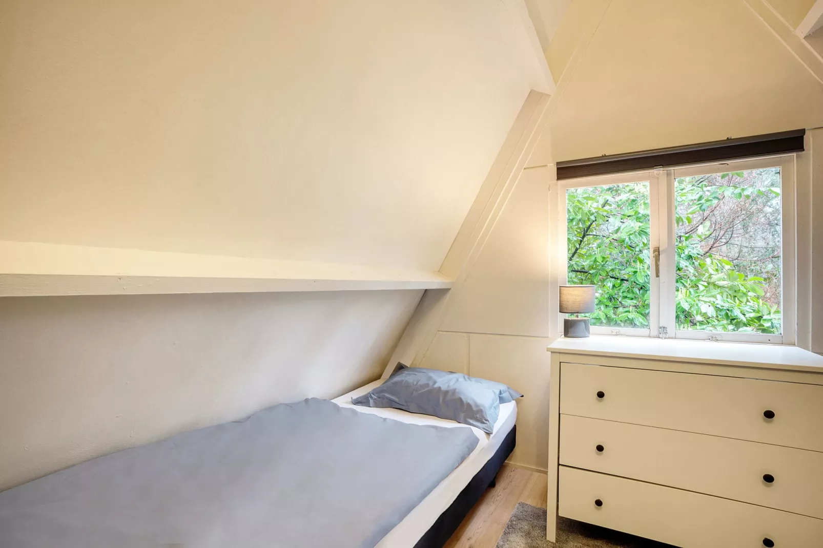 Soor & Long-Bedroom