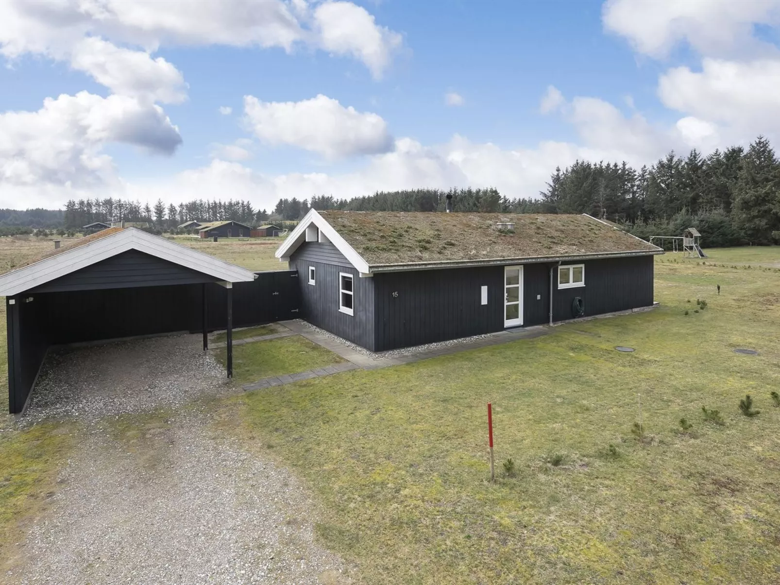 "Tessie" - 1.2km from the sea-Outside