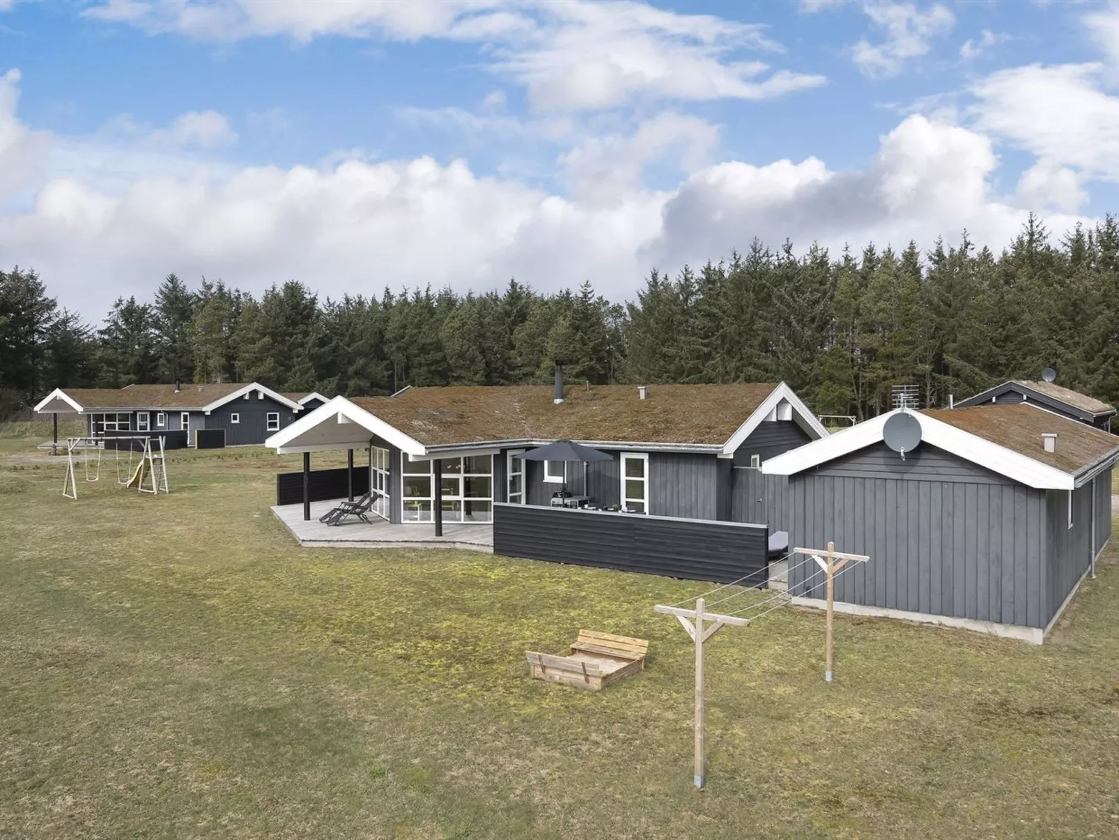 "Tessie" - 1.2km from the sea-Outside