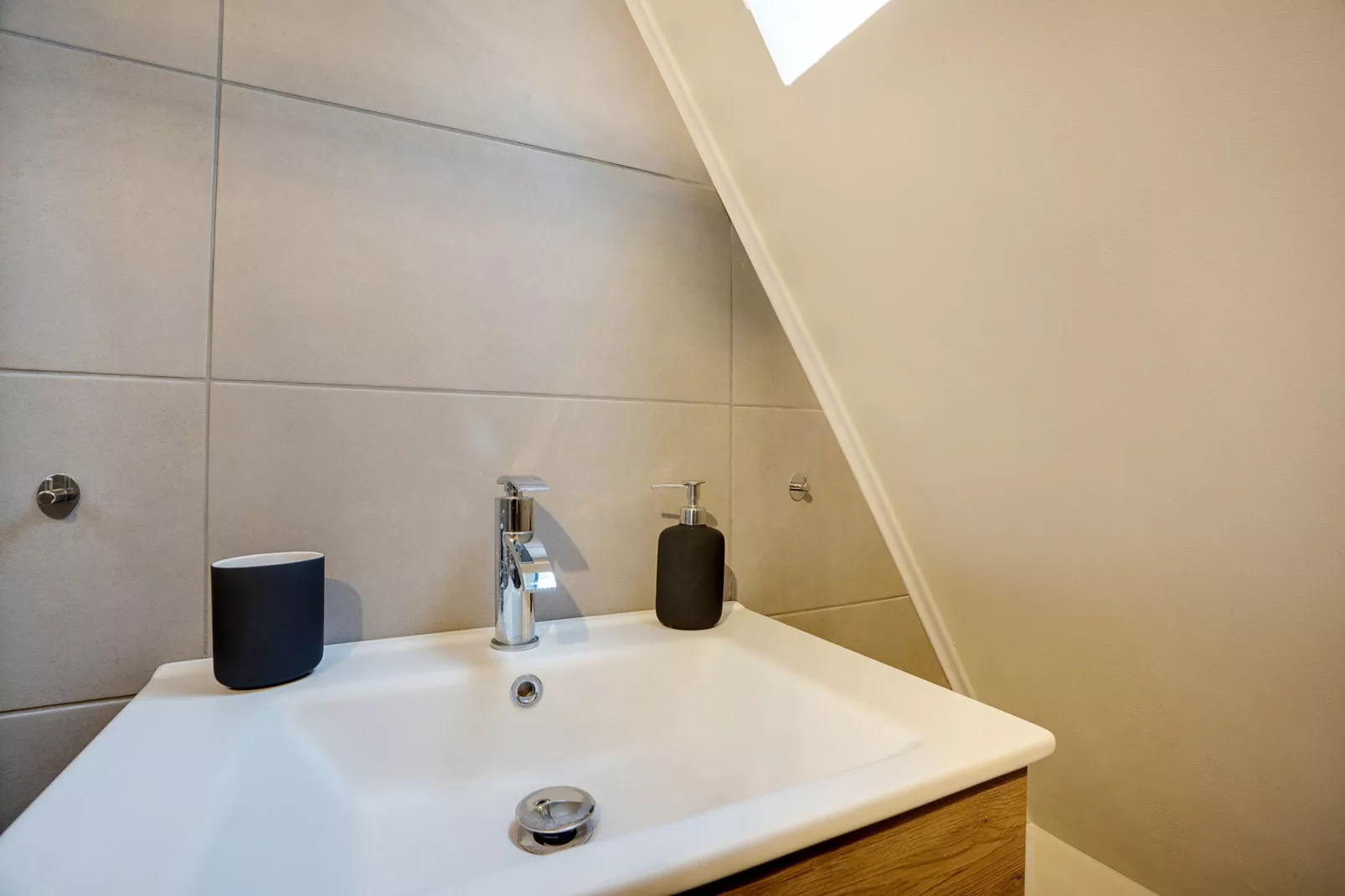 Soor & Long-Bathroom