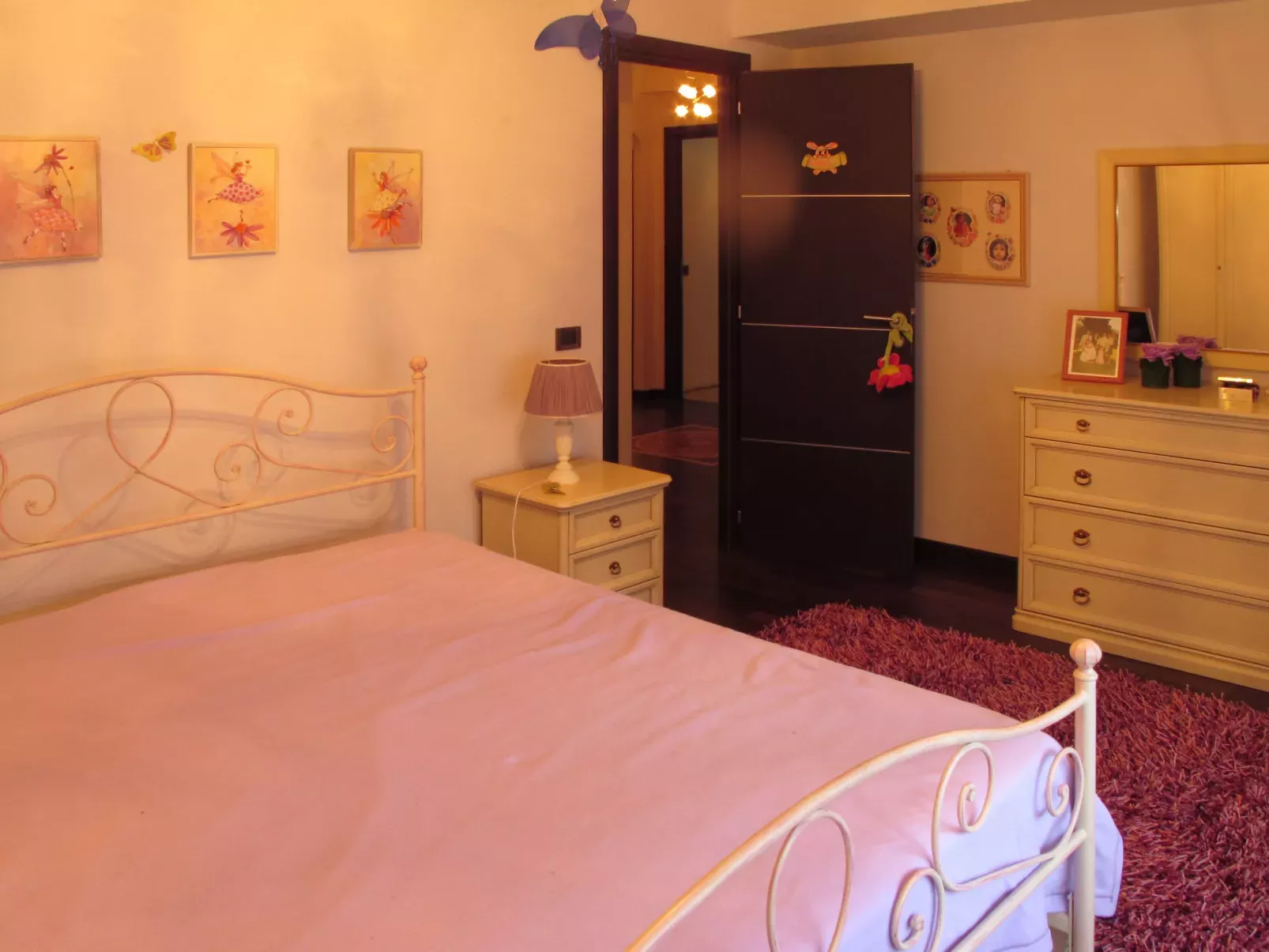 Natalie (BLU170)-Inside
